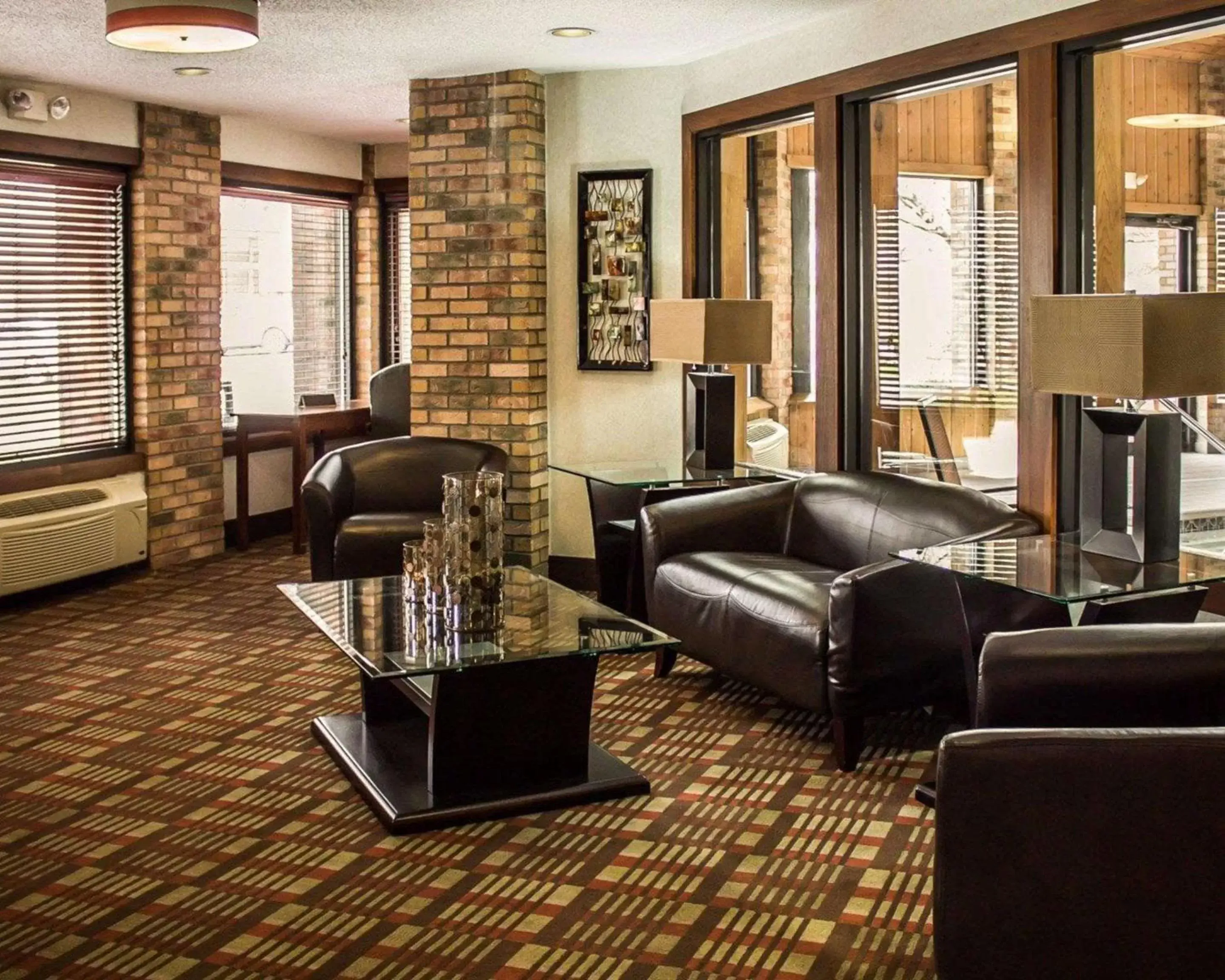 Lobby or reception, Seating Area in Quality Inn East Liverpool