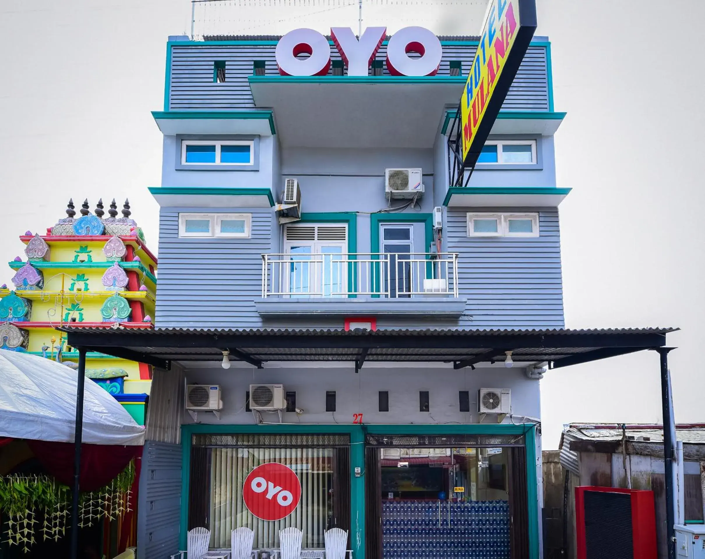 Facade/entrance, Property Building in SUPER OYO 632 Hotel Mulana