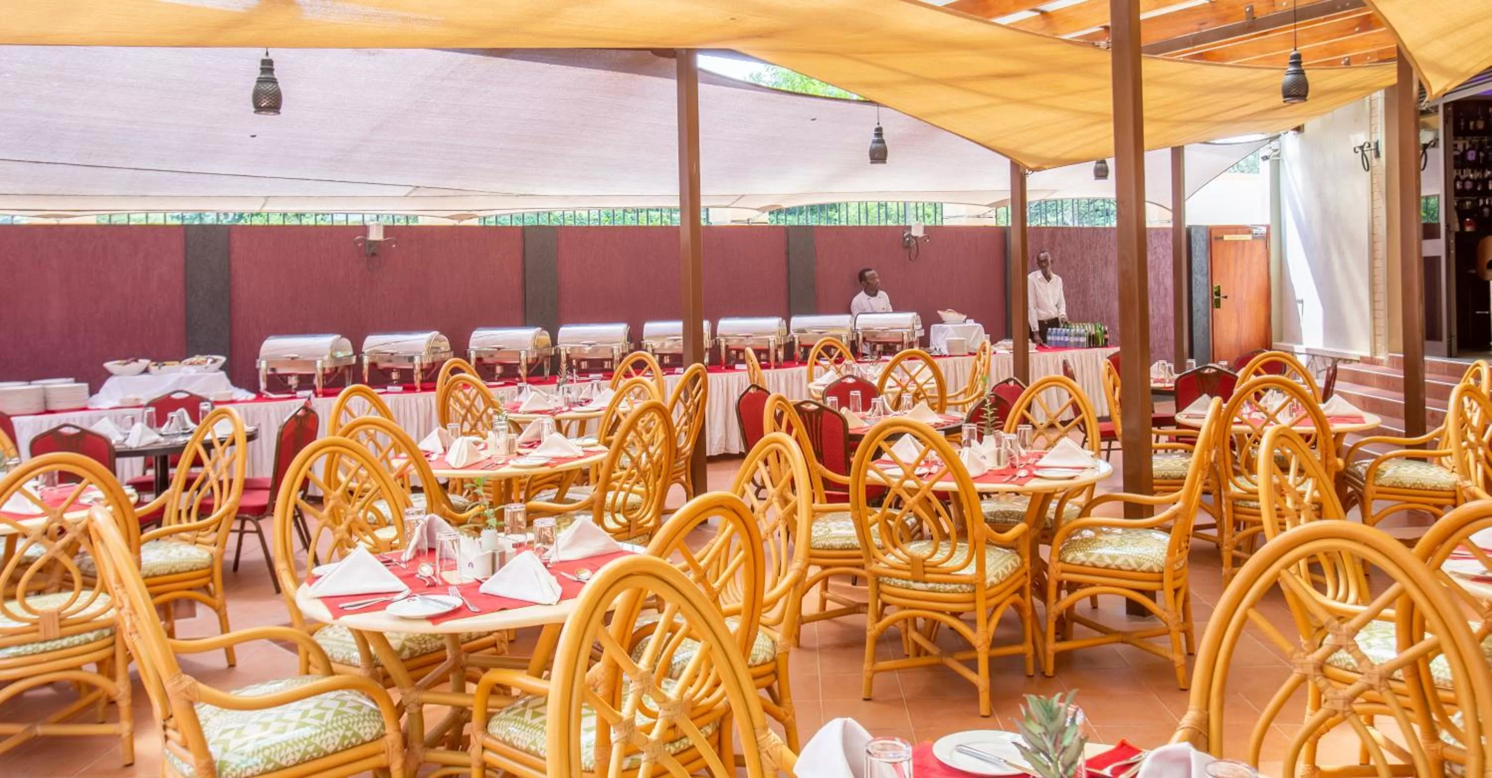 Restaurant/places to eat in Nyaika Hotel