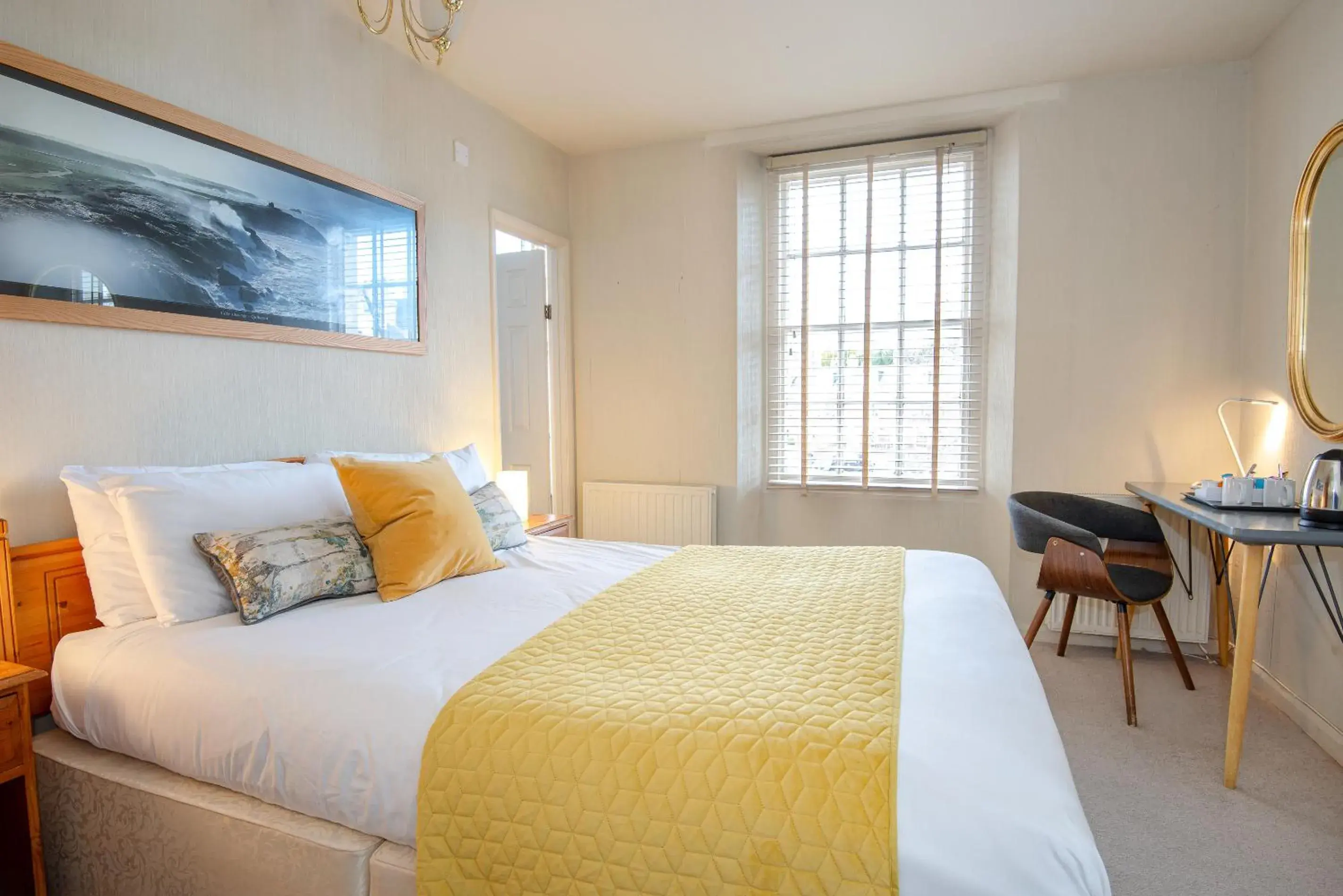 Bedroom, Bed in Bendene Townhouse