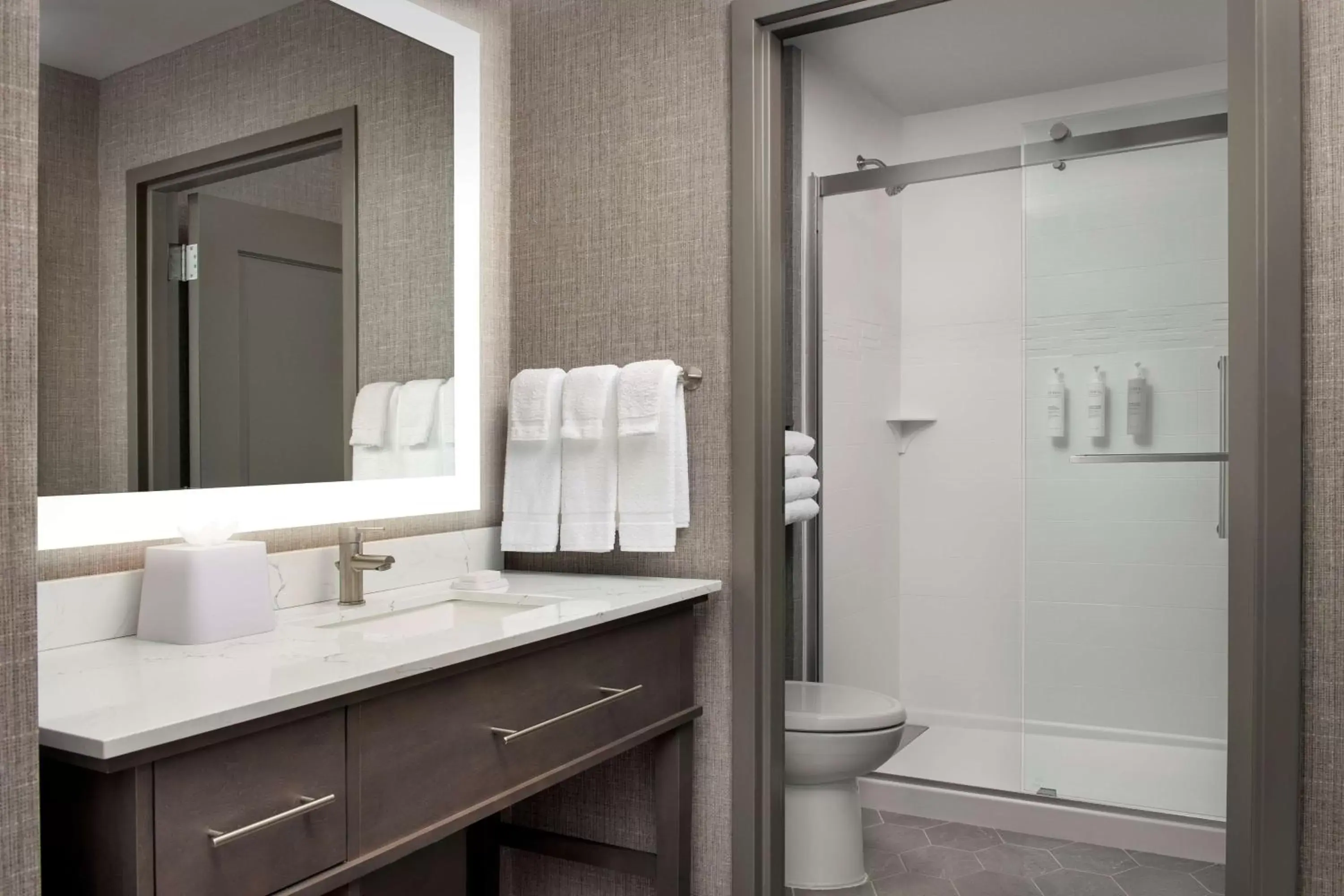 Bathroom in Homewood Suites By Hilton Louisville Airport