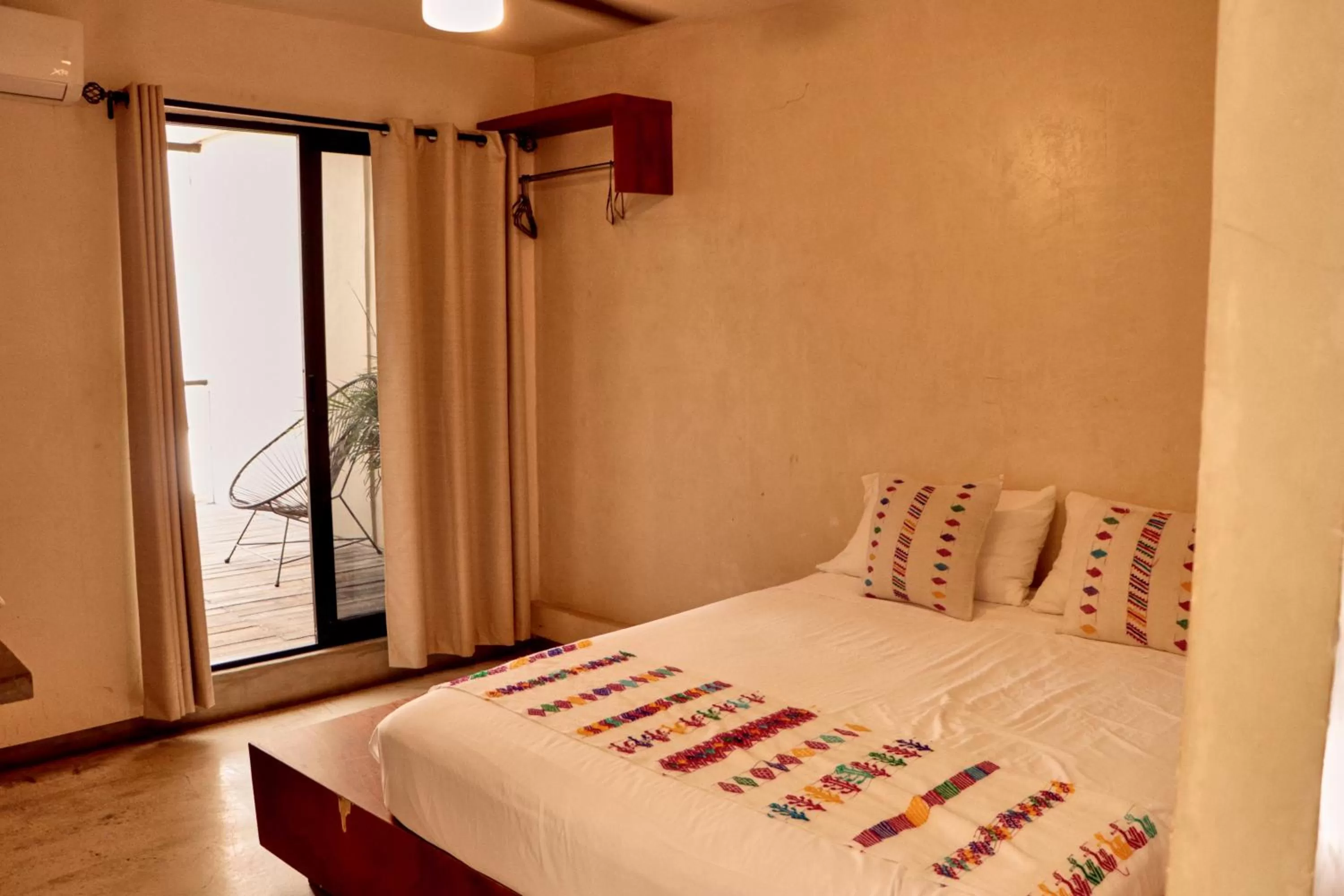 Bedroom, Bed in Casa Nomada Tuxtla Hotel - Hostal