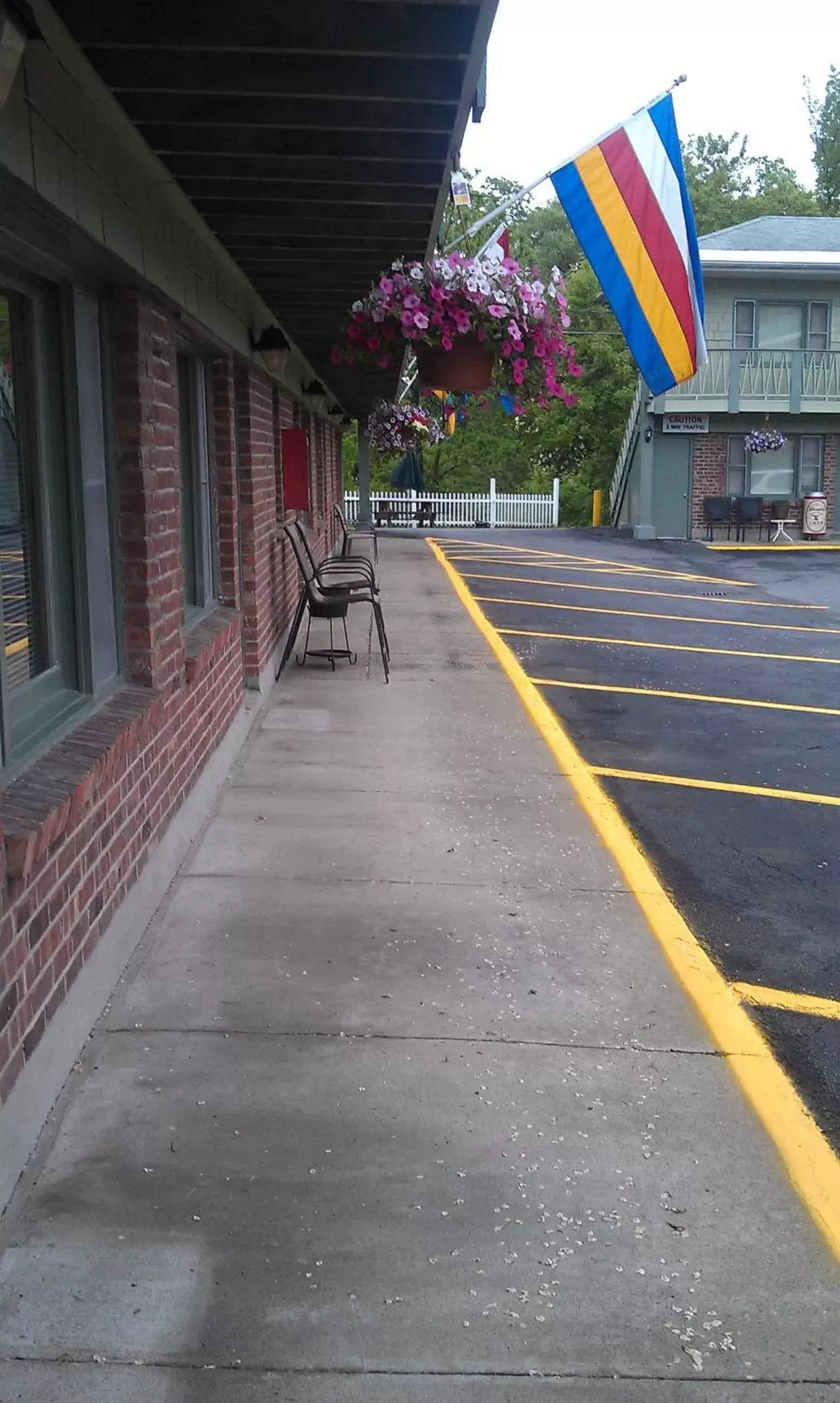 Facade/entrance in Community Court Motel