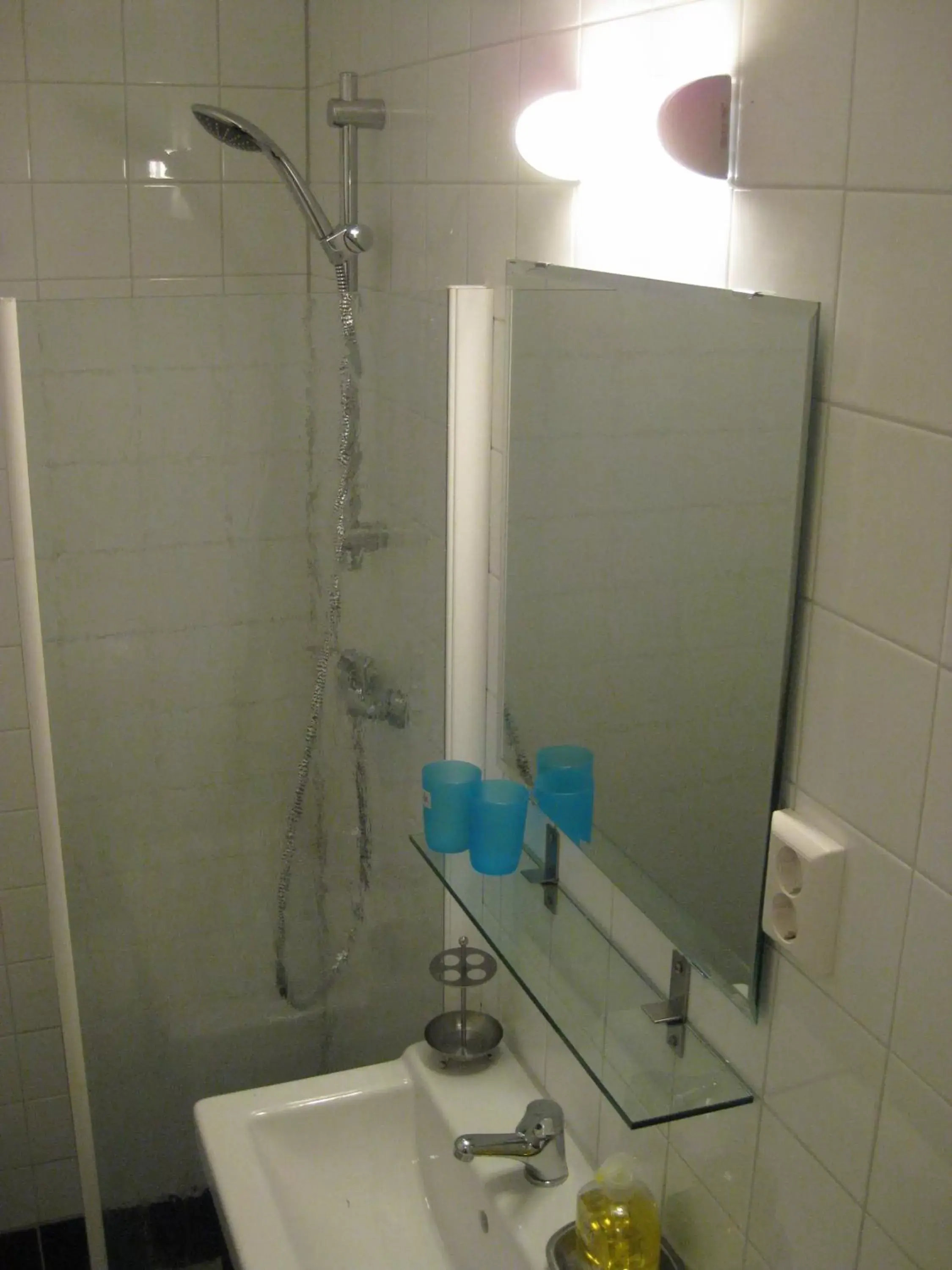 Shower, Bathroom in Quarenta Studio
