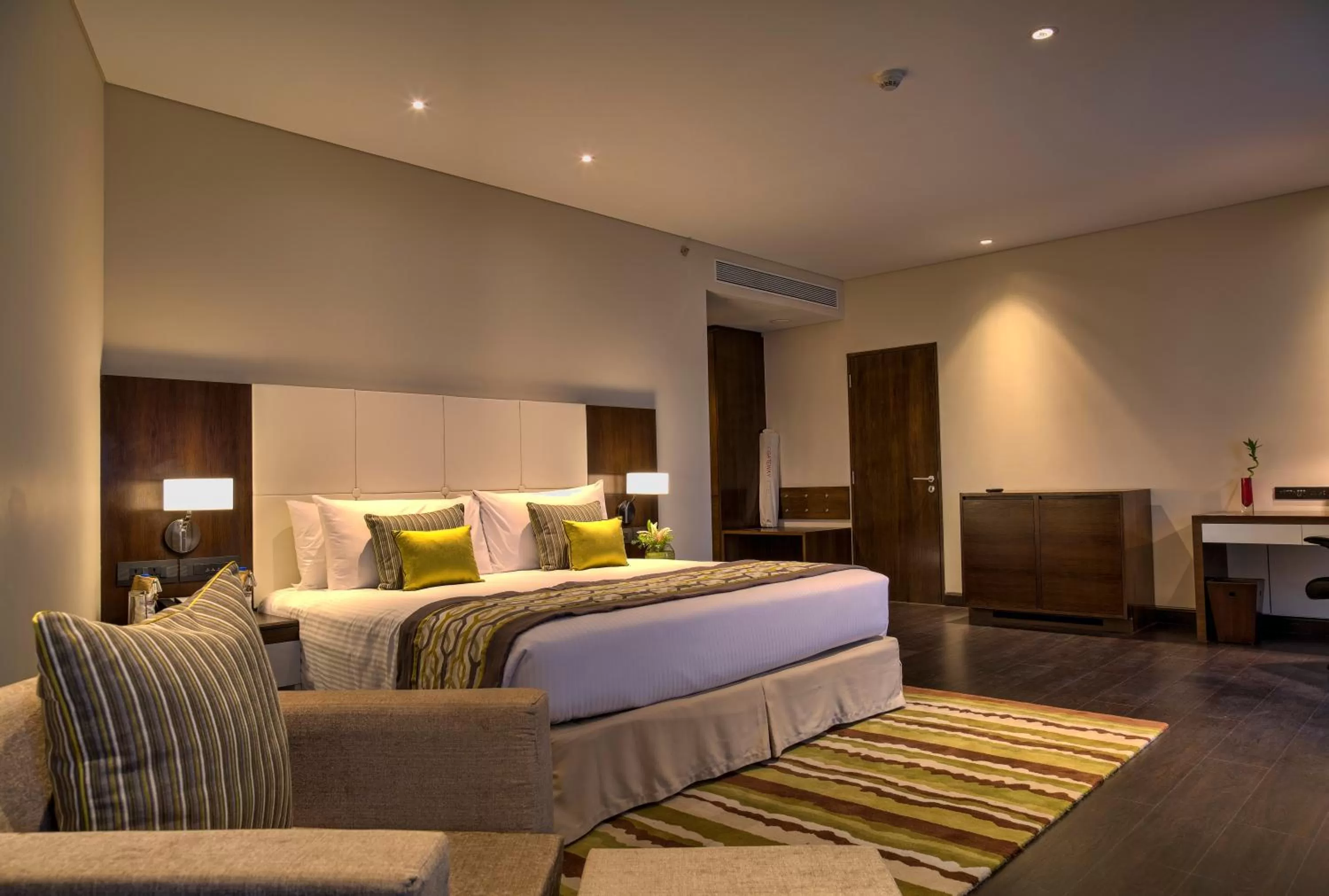 Bedroom, Bed in Gateway Nashik