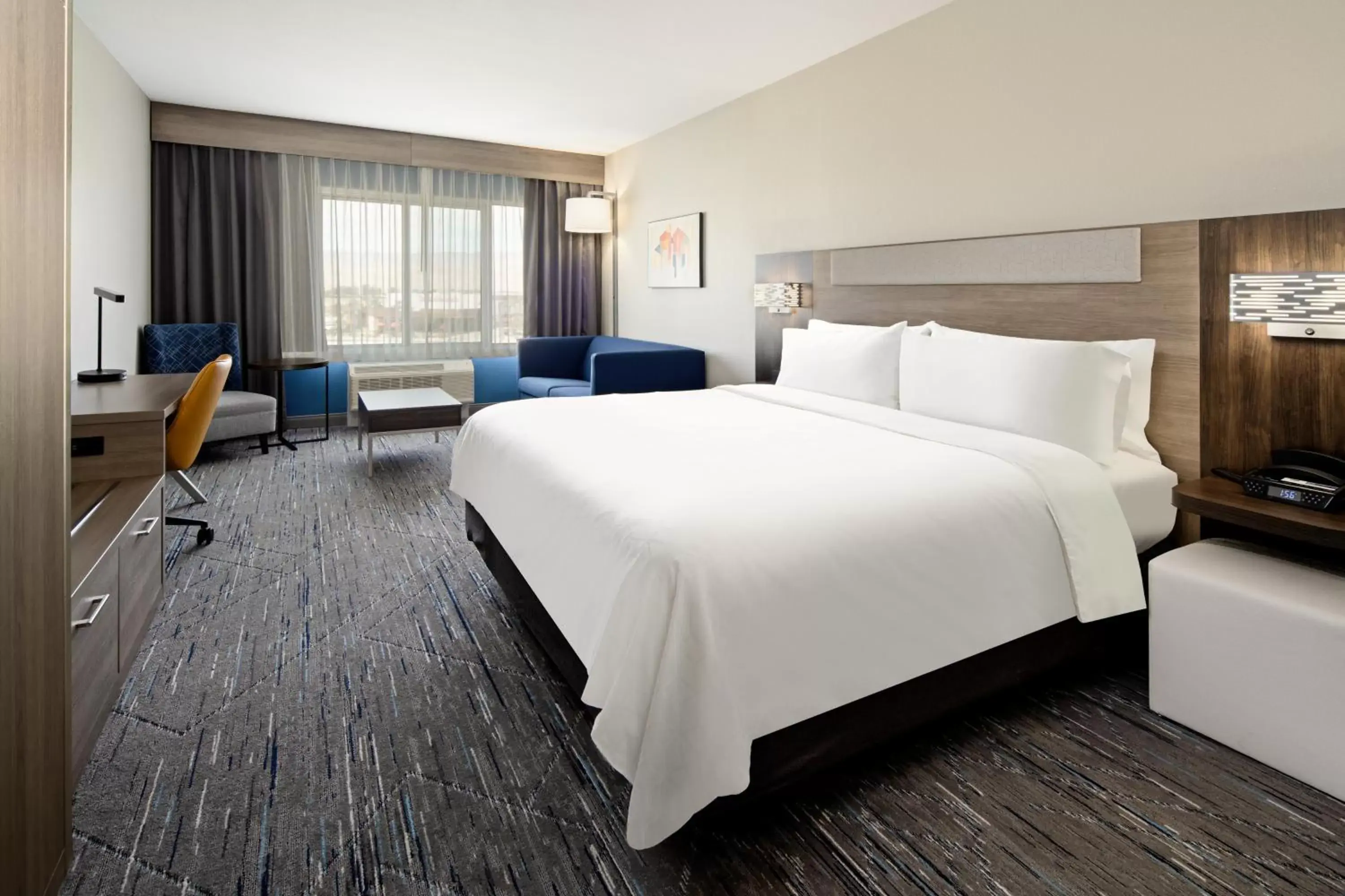 Holiday Inn Express & Suites Palm Desert - Millennium, an IHG Hotel