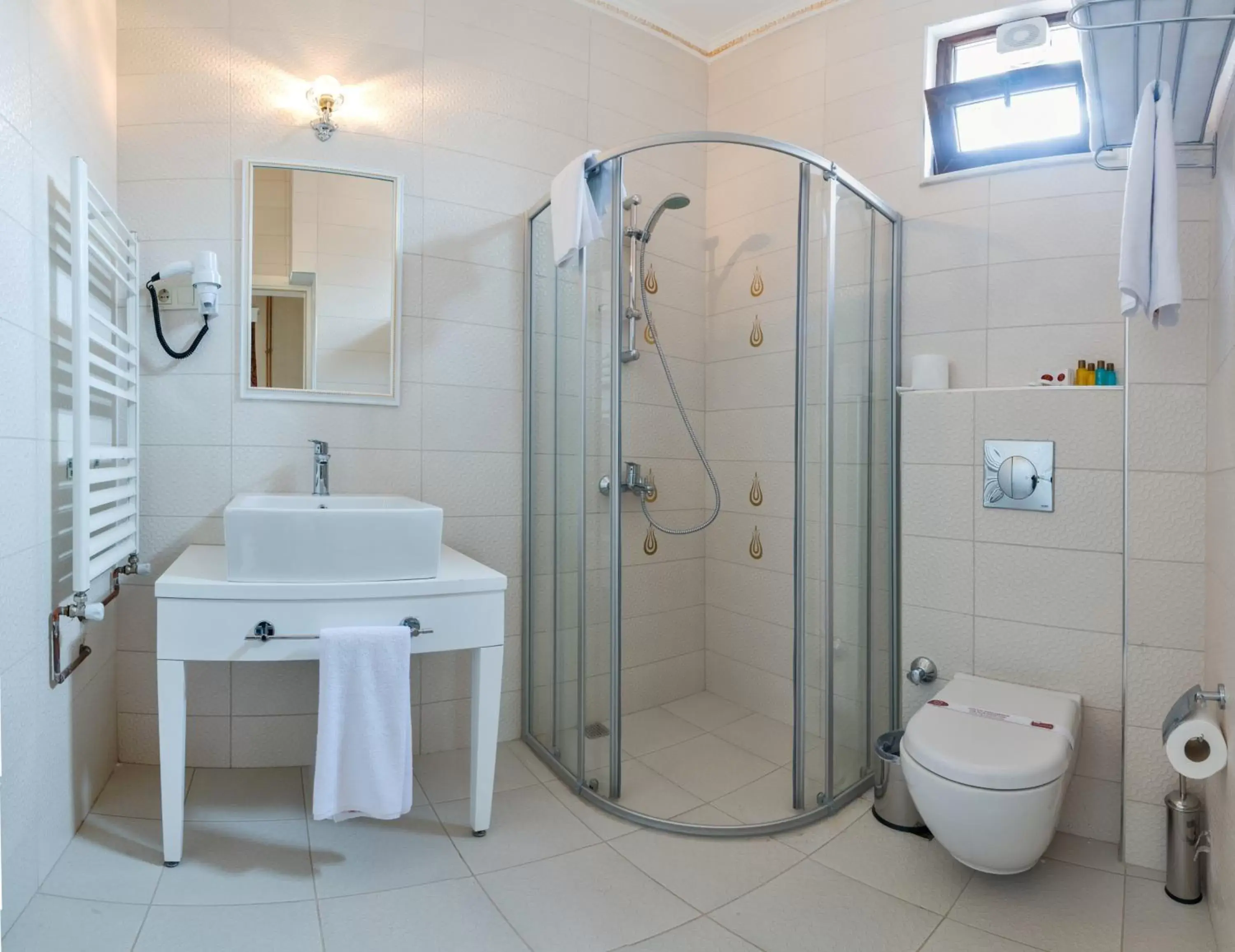 Shower, Bathroom in Enderun Hotel Istanbul