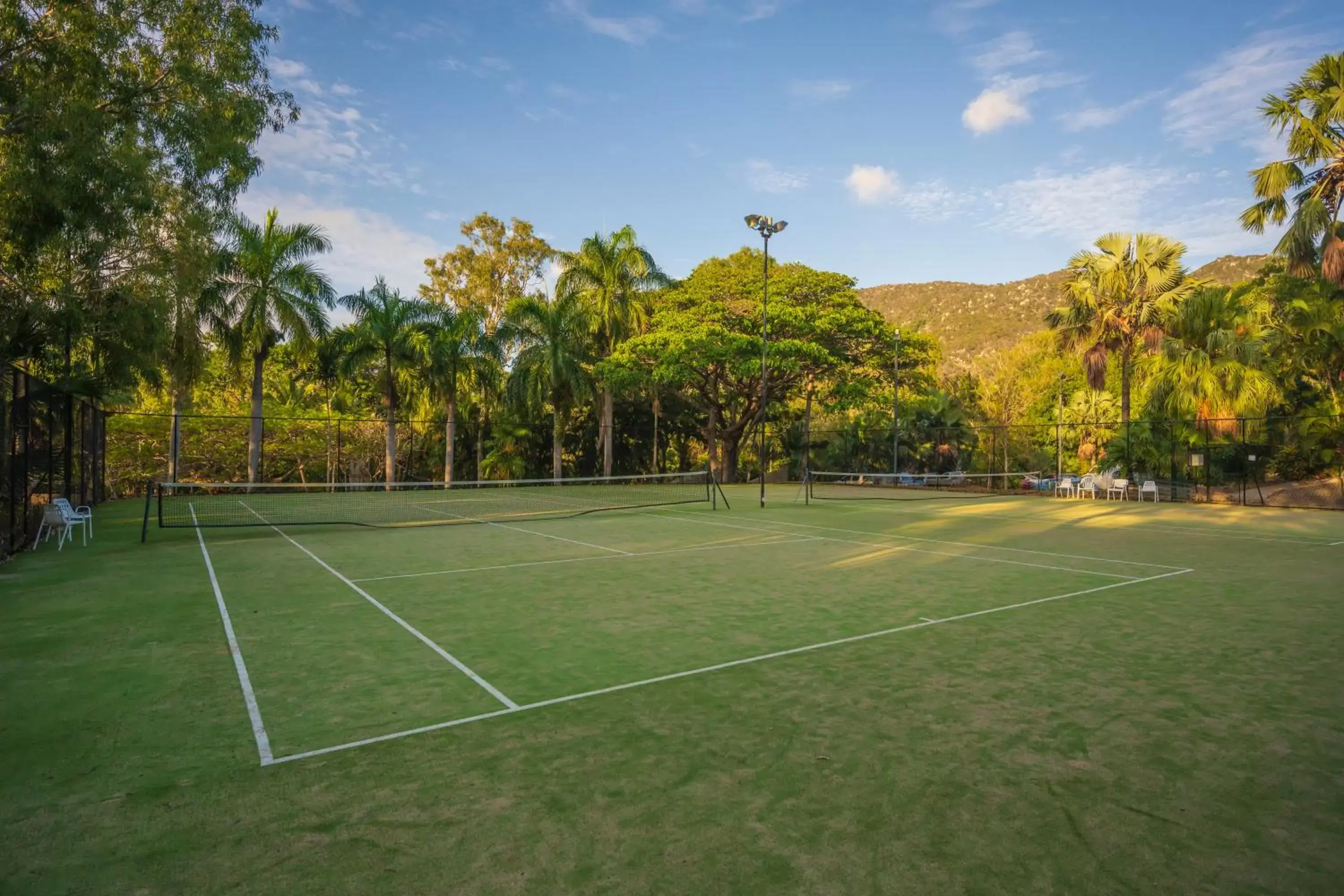 Tennis/Squash in Amaroo On Mandalay