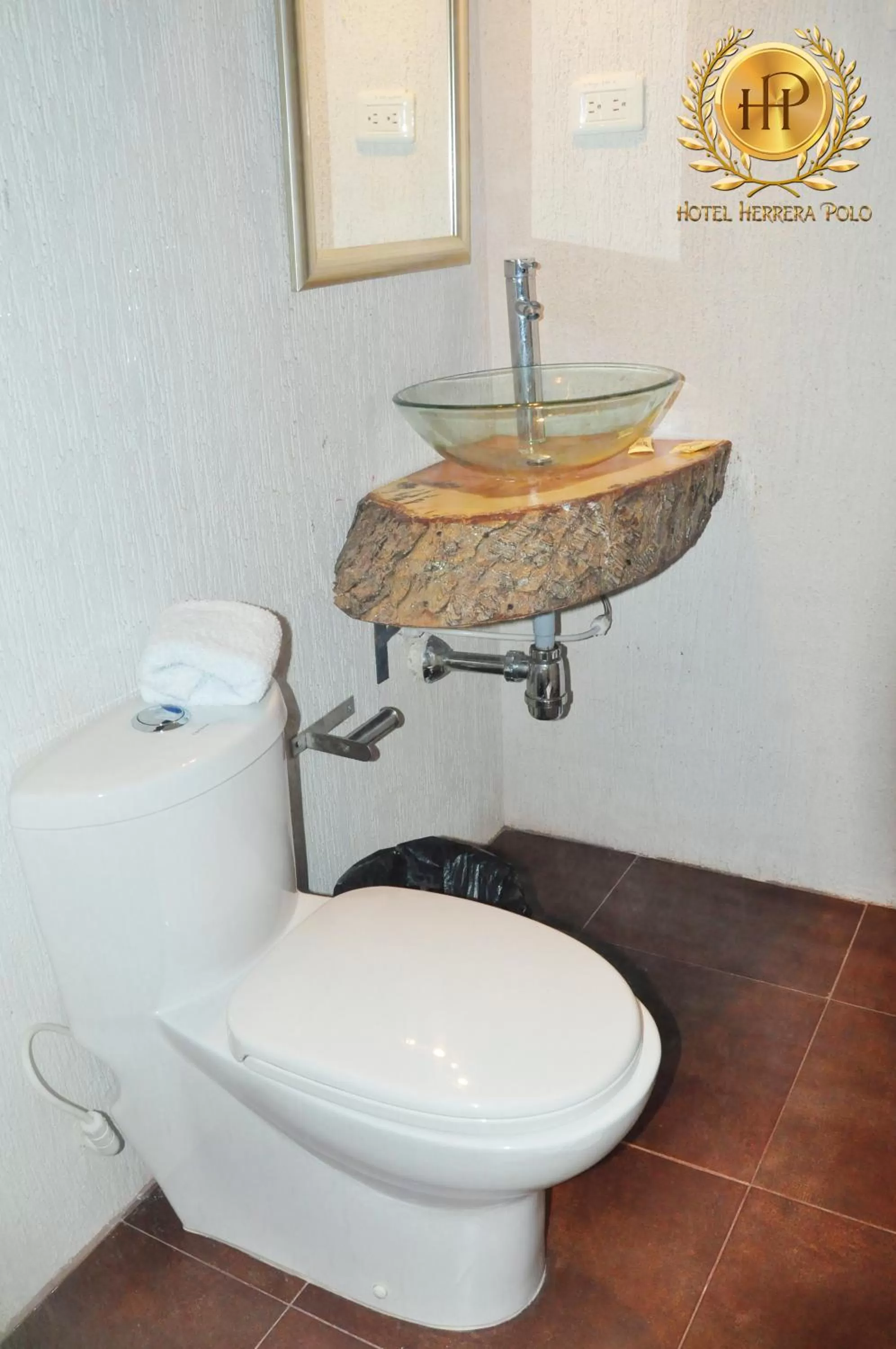 Shower, Bathroom in Hotel Herrera Polo