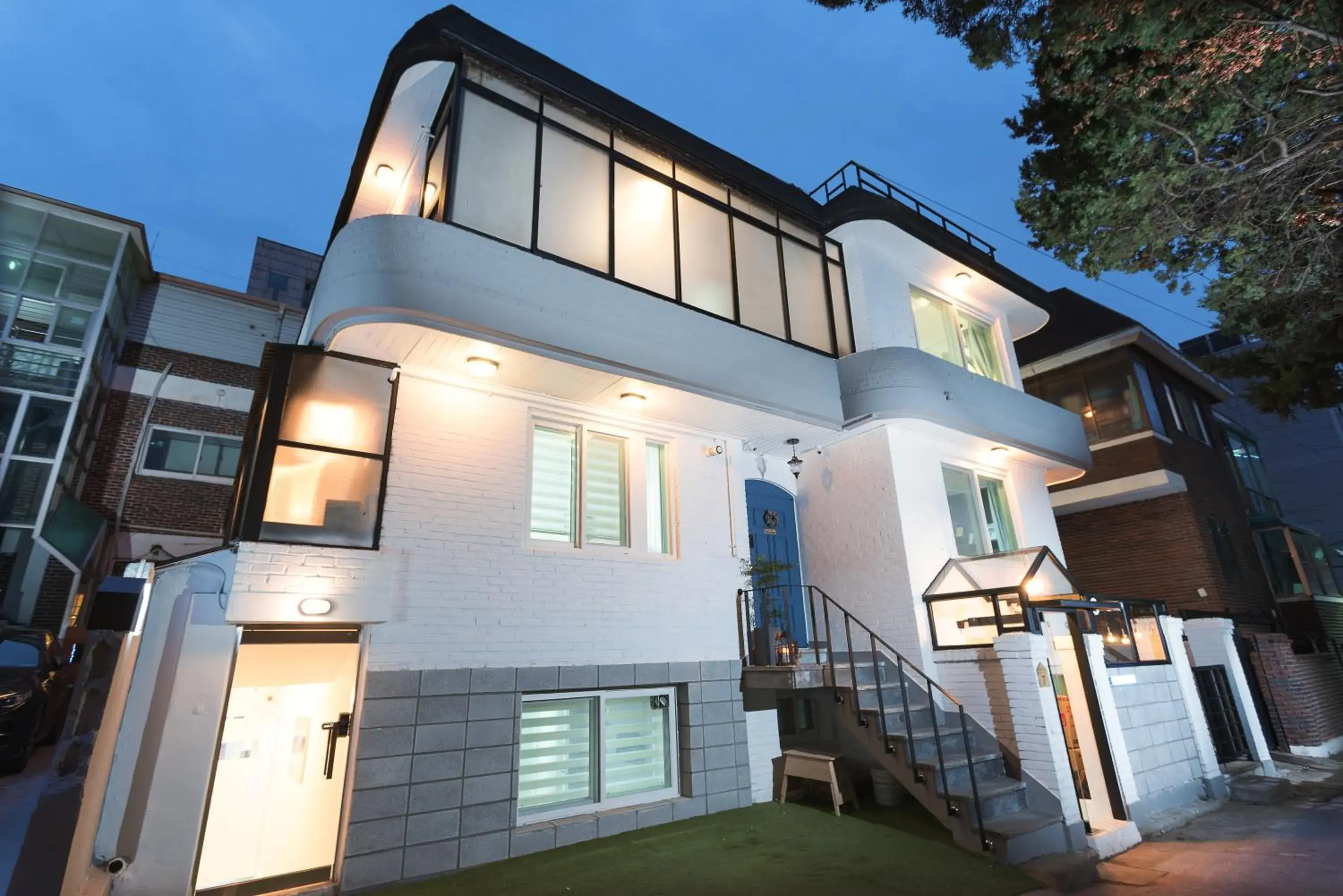 Facade/entrance, Property Building in Neat House