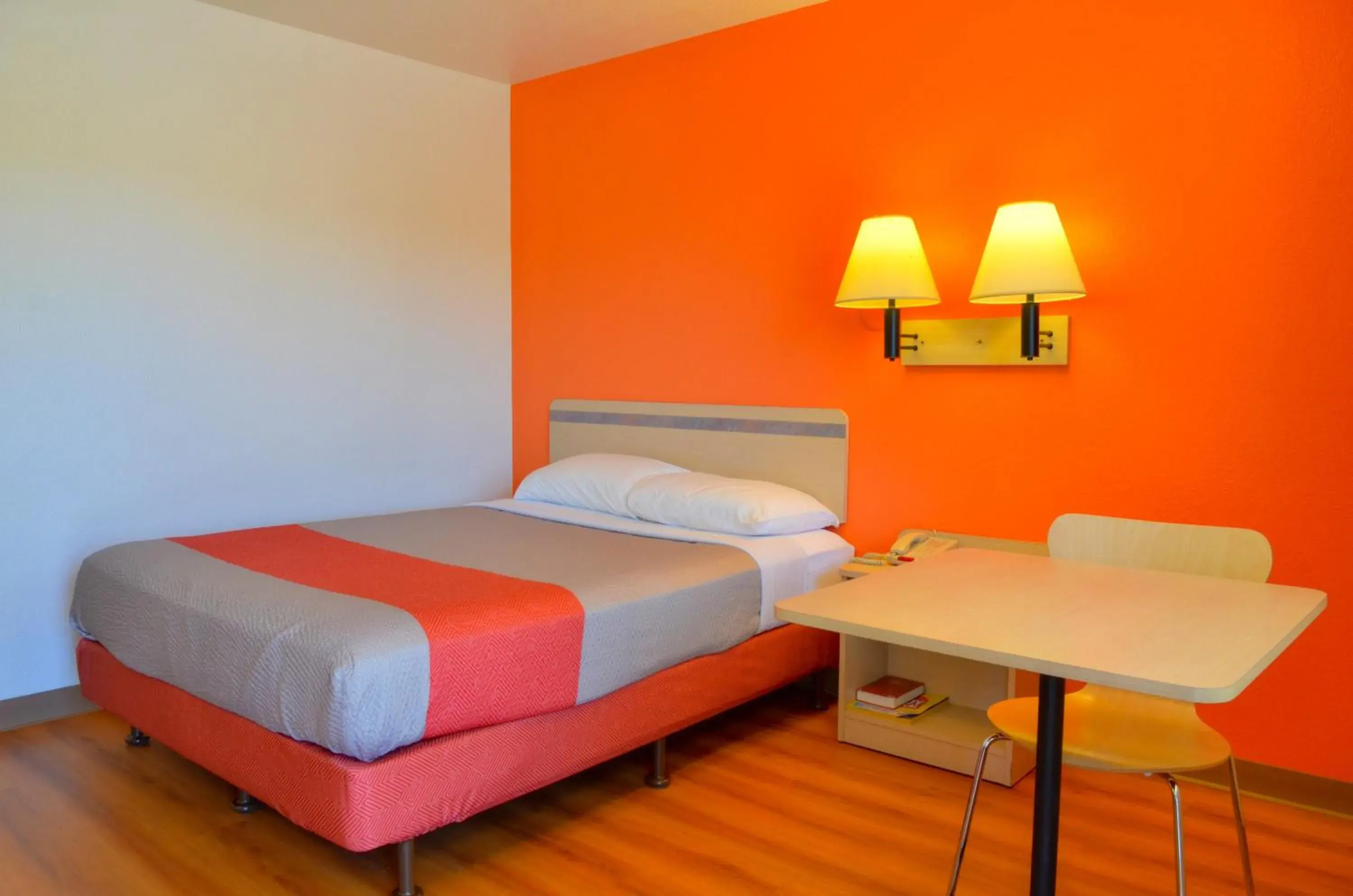 Bedroom, Bed in Motel 6 - Santa Nella, on i-5 Bedroom, Bed in Motel 6 - Santa Nella, on i-5