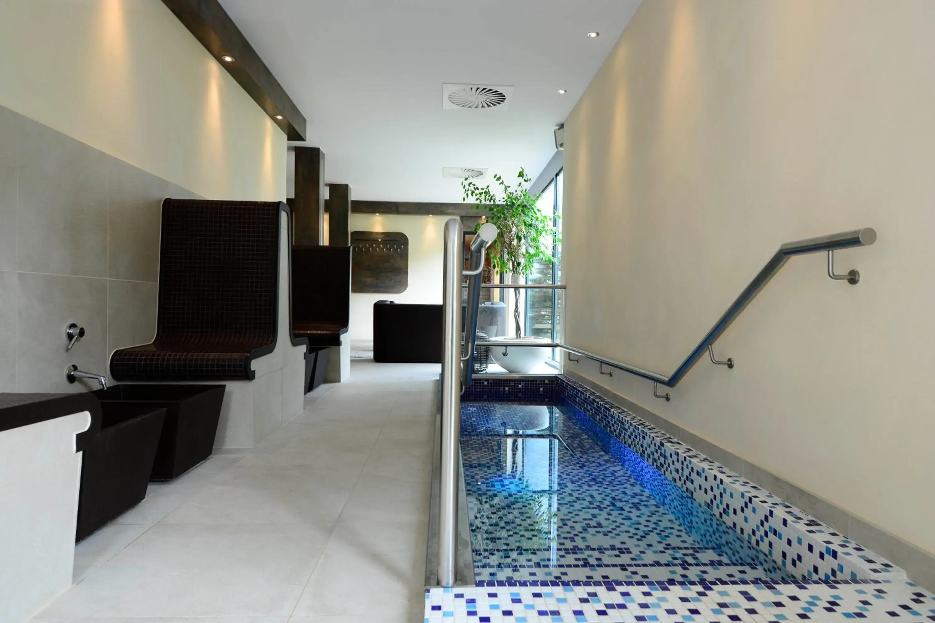 Spa and wellness centre/facilities, Swimming Pool in Essensio Hotel Düsseldorf