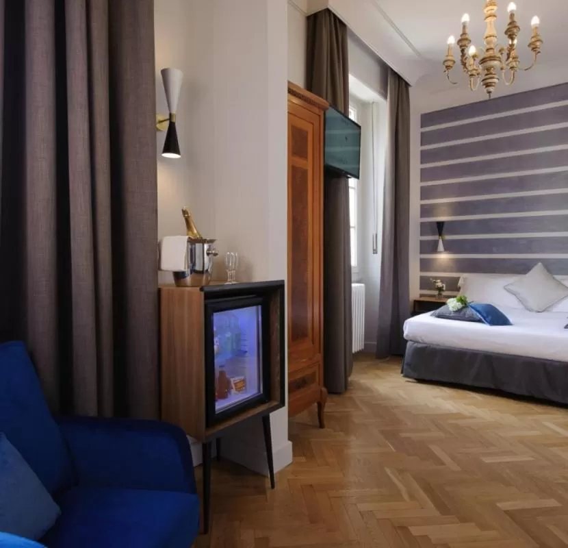 TV and multimedia, Bed in Hotel Lungarno Vespucci 50