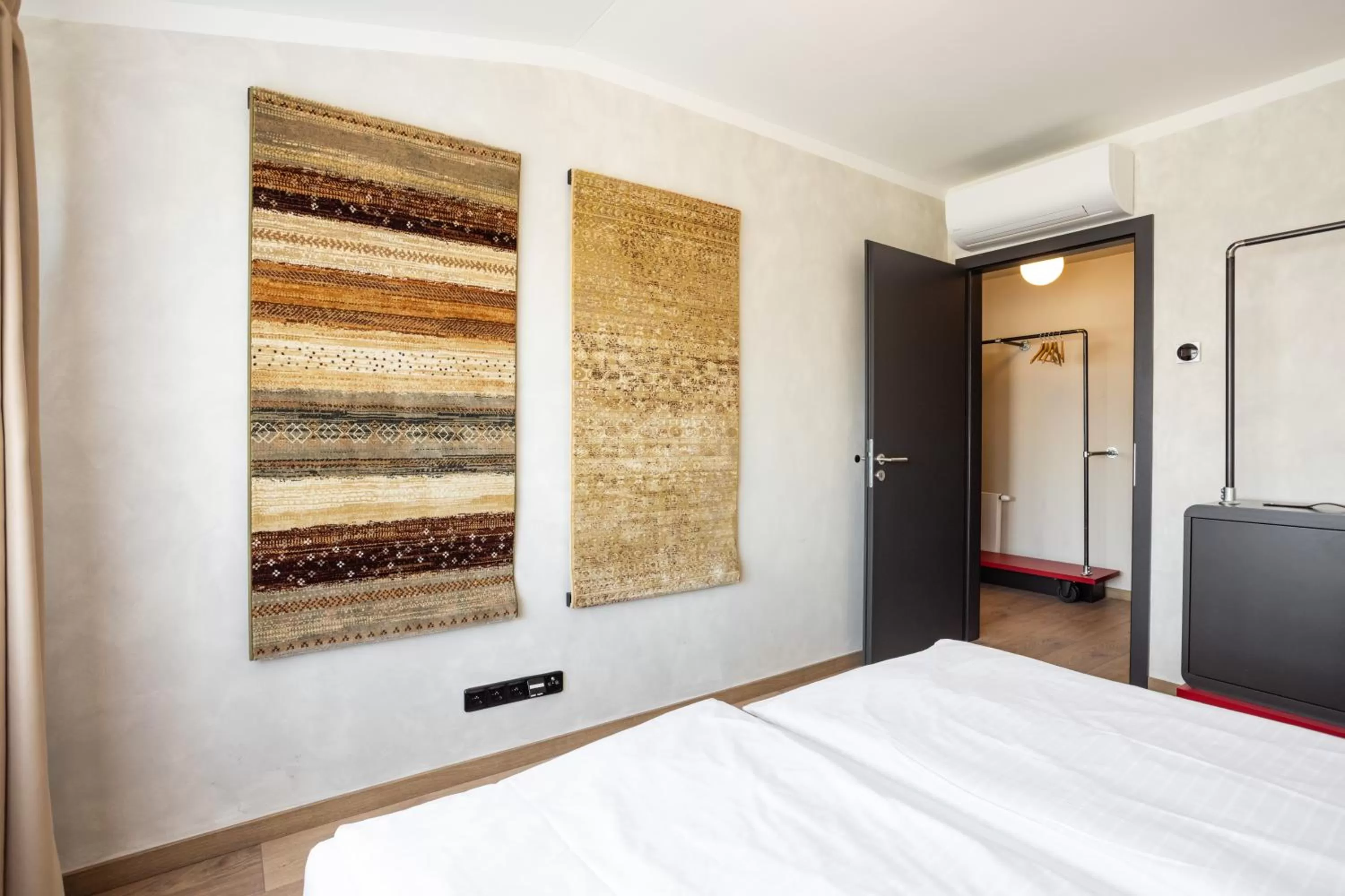 Bedroom, Bed in Miss Sophie's Downtown