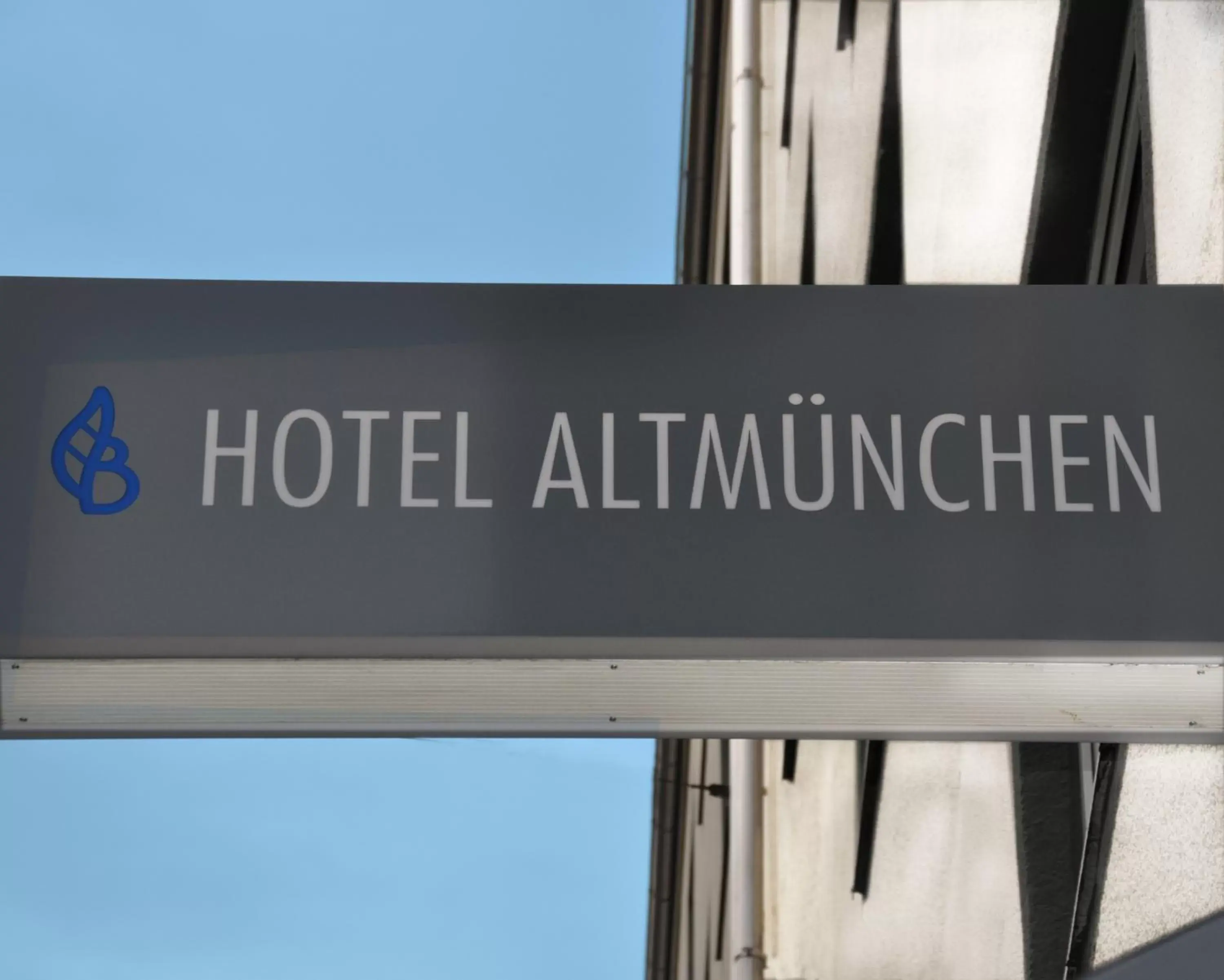 Property building, Property Logo/Sign in Hotel Altmünchen by Blattl