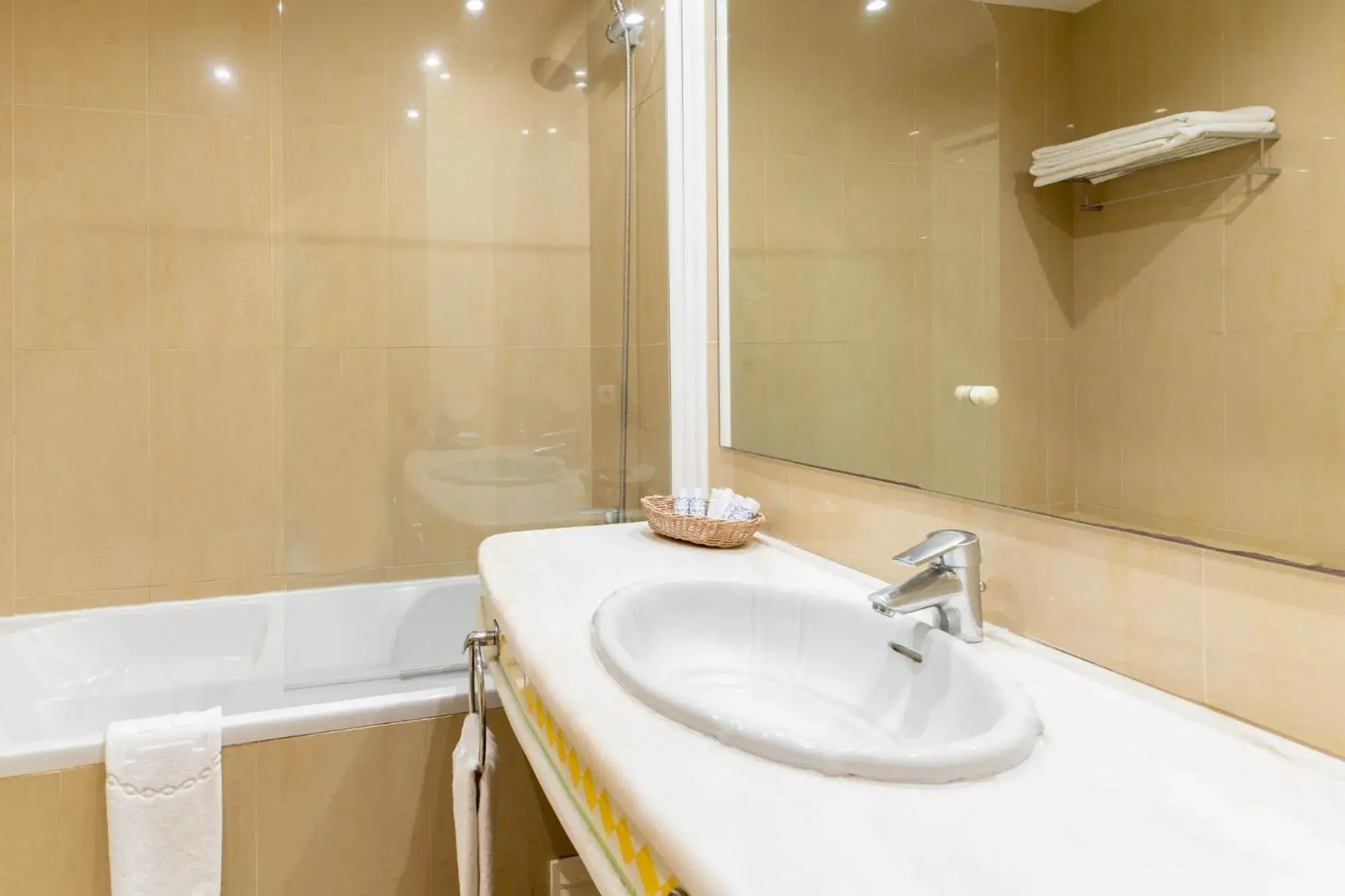 Bathroom in Boa Vista Hotel & Spa - Adults Only