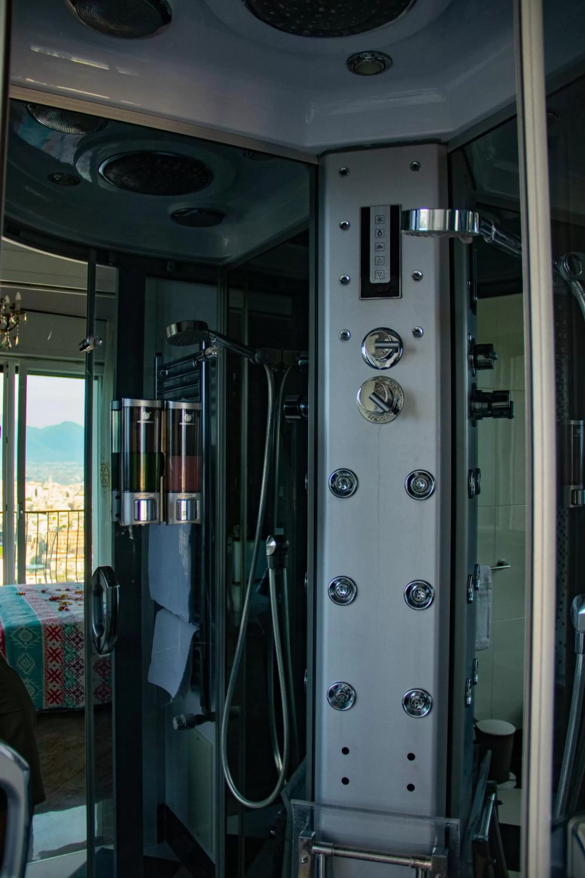 Shower in Nido Dei Gabbiani