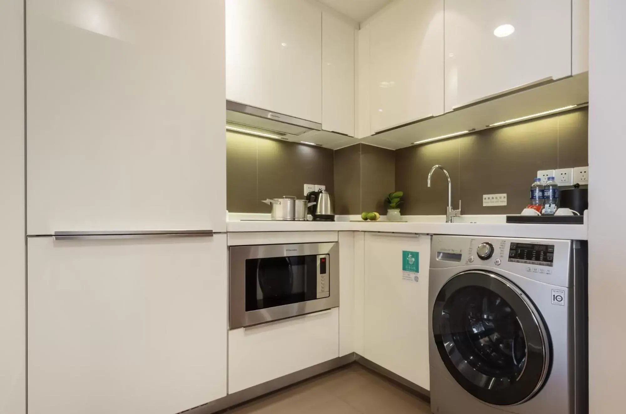 Kitchen or kitchenette, Kitchen/Kitchenette in Starr Hotel Shanghai (Shanghai Railway Station)