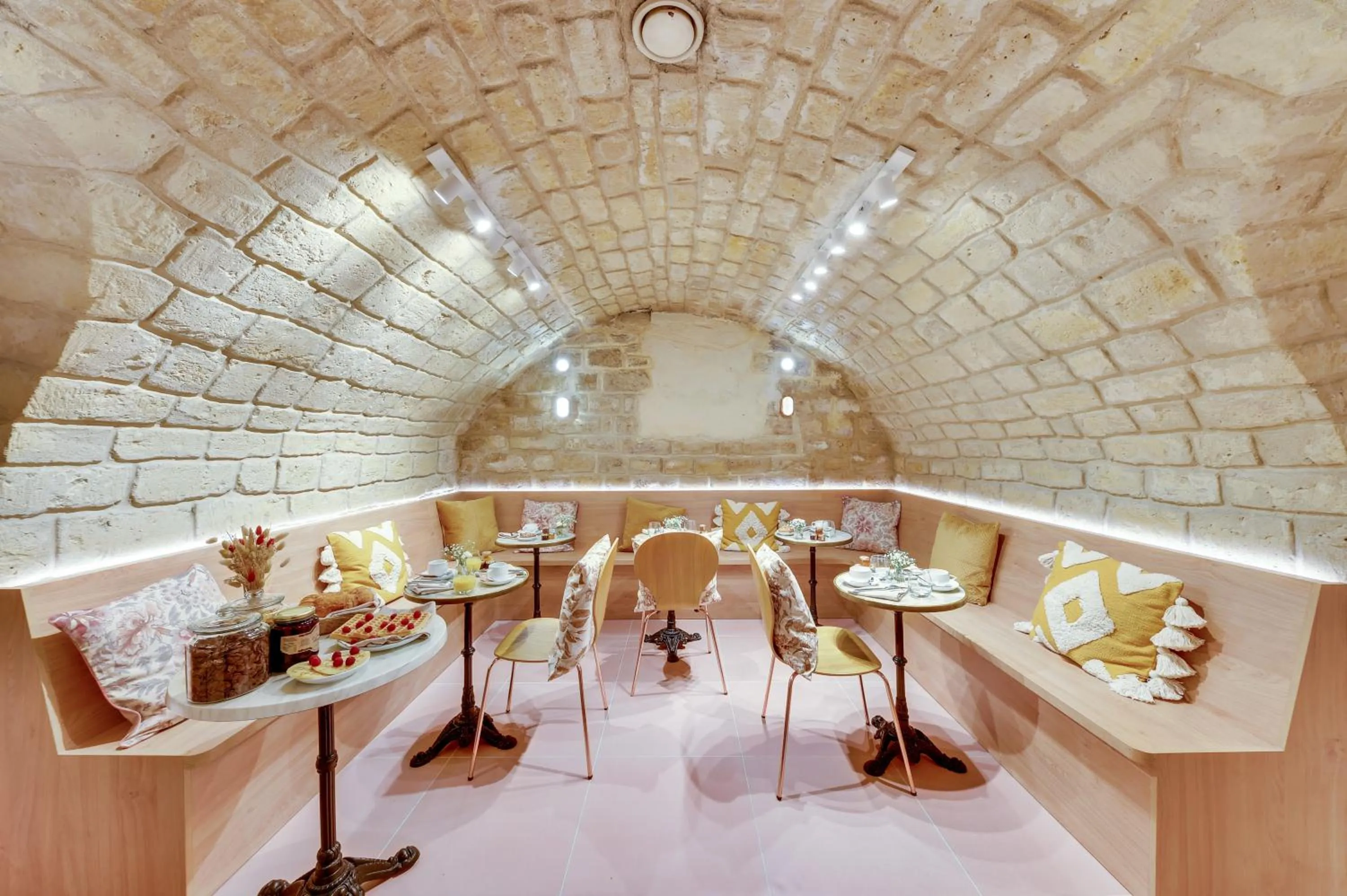 Breakfast in Hôtel Alexandrine Opera