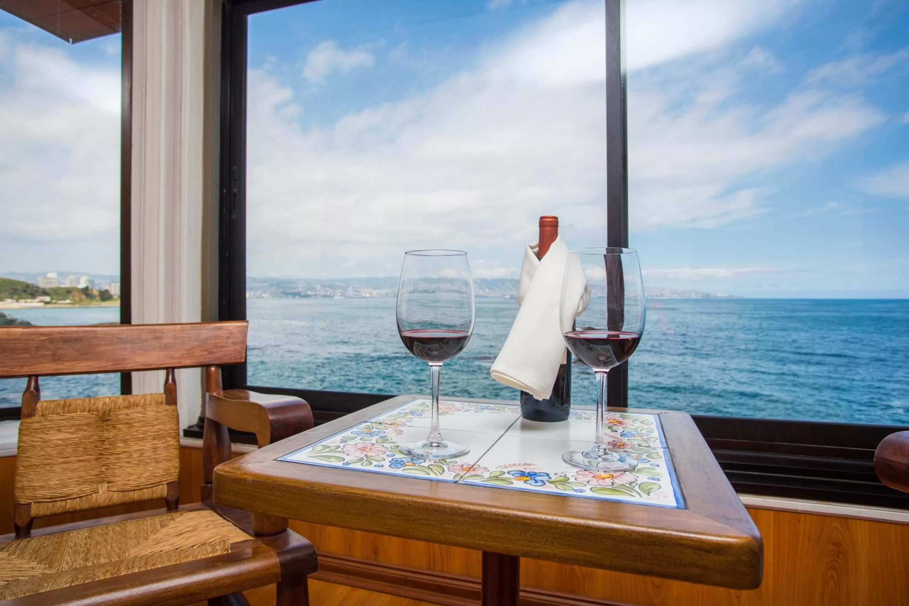 Staff in Hotel Oceanic