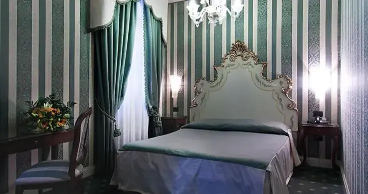 Double or Twin Room in Hotel Belle Epoque