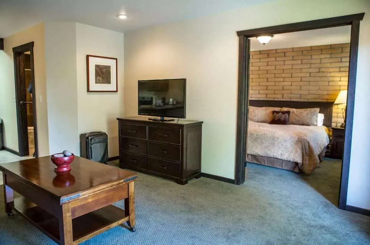 Living room, Bed in The Stagecoach Inn