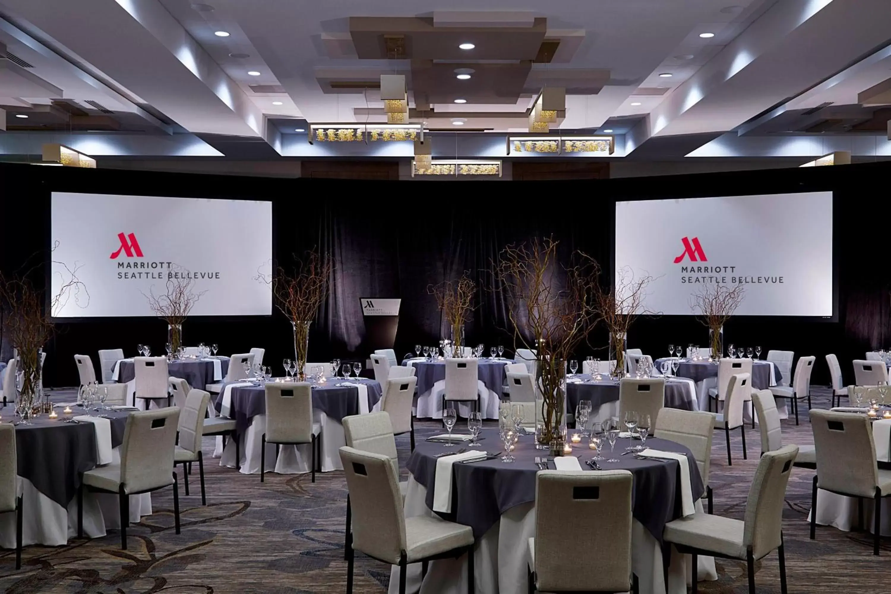 Meeting/conference room, Restaurant/Places to Eat in Seattle Marriott Bellevue