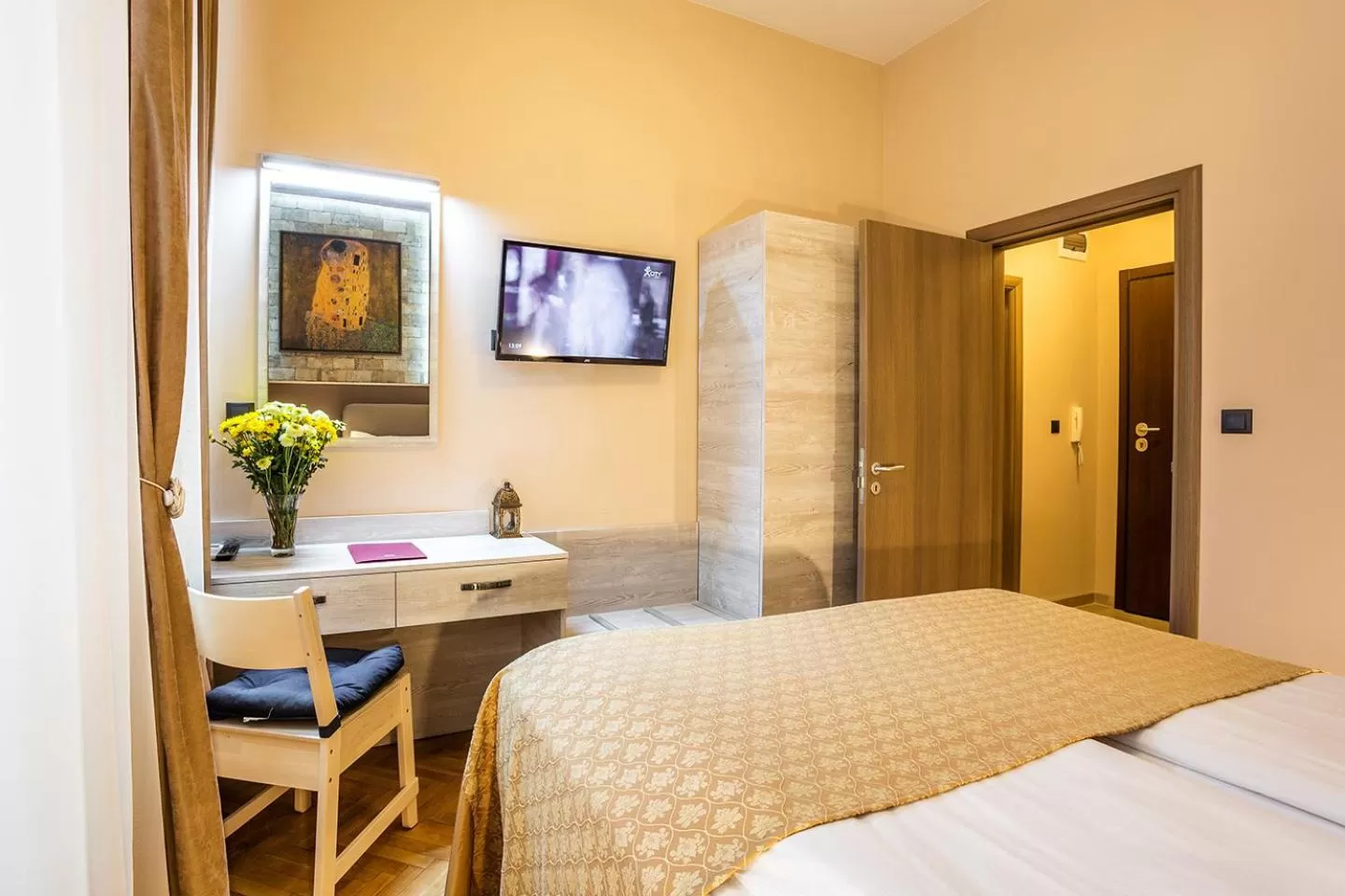 Bed in Sofia Place Hotel by HMG