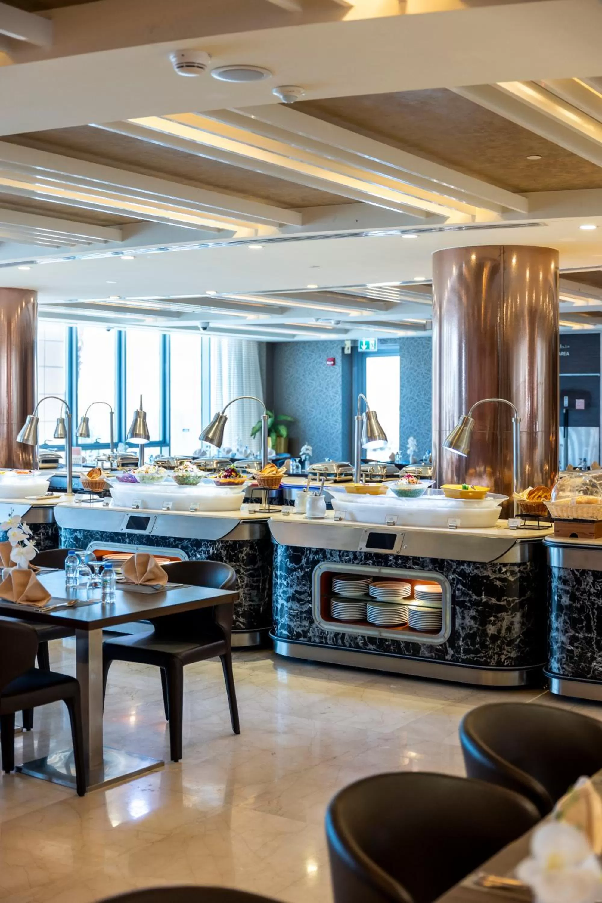 Restaurant/places to eat in Remal Hotel & Villas Al Dhannah City