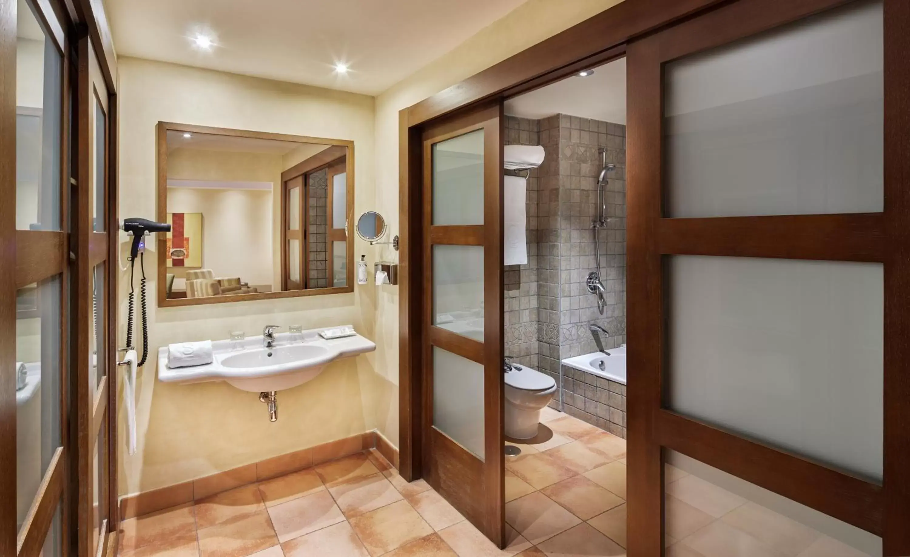 Shower, Bathroom in Sercotel Toledo Renacimiento