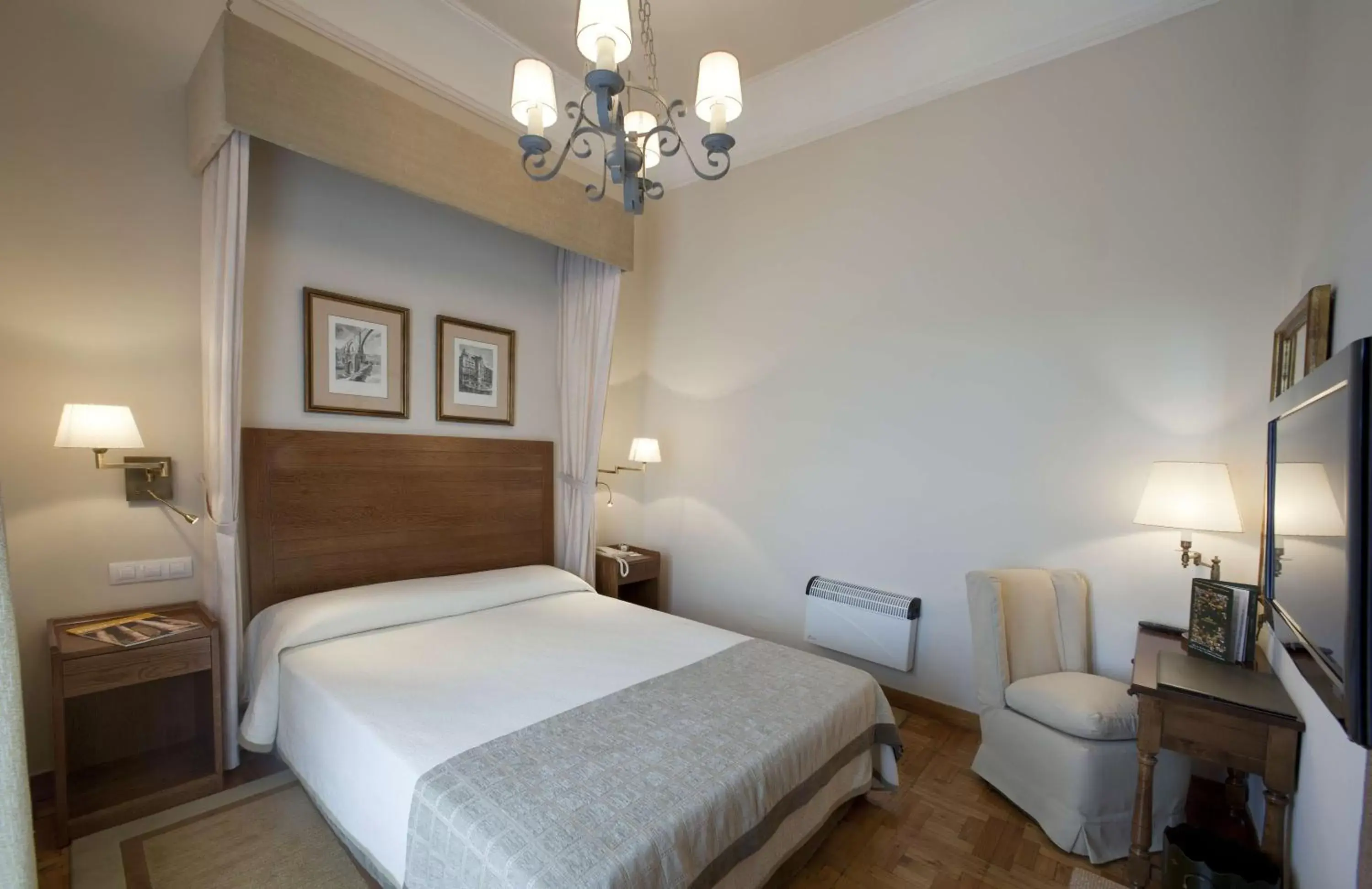 Bedroom, Bed in Parador de Teruel