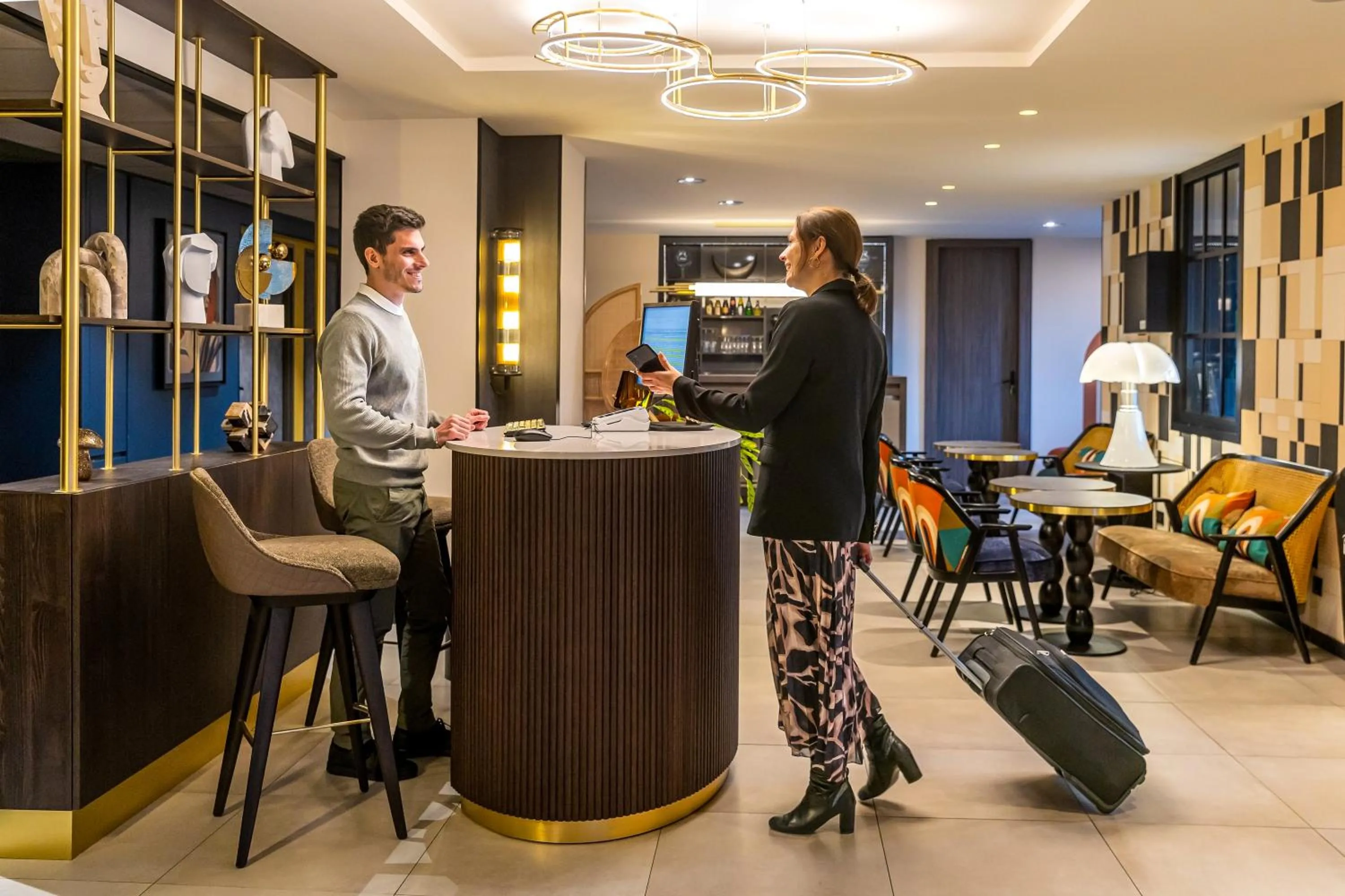 Lobby or reception in ibis Styles Saint-Quentin
