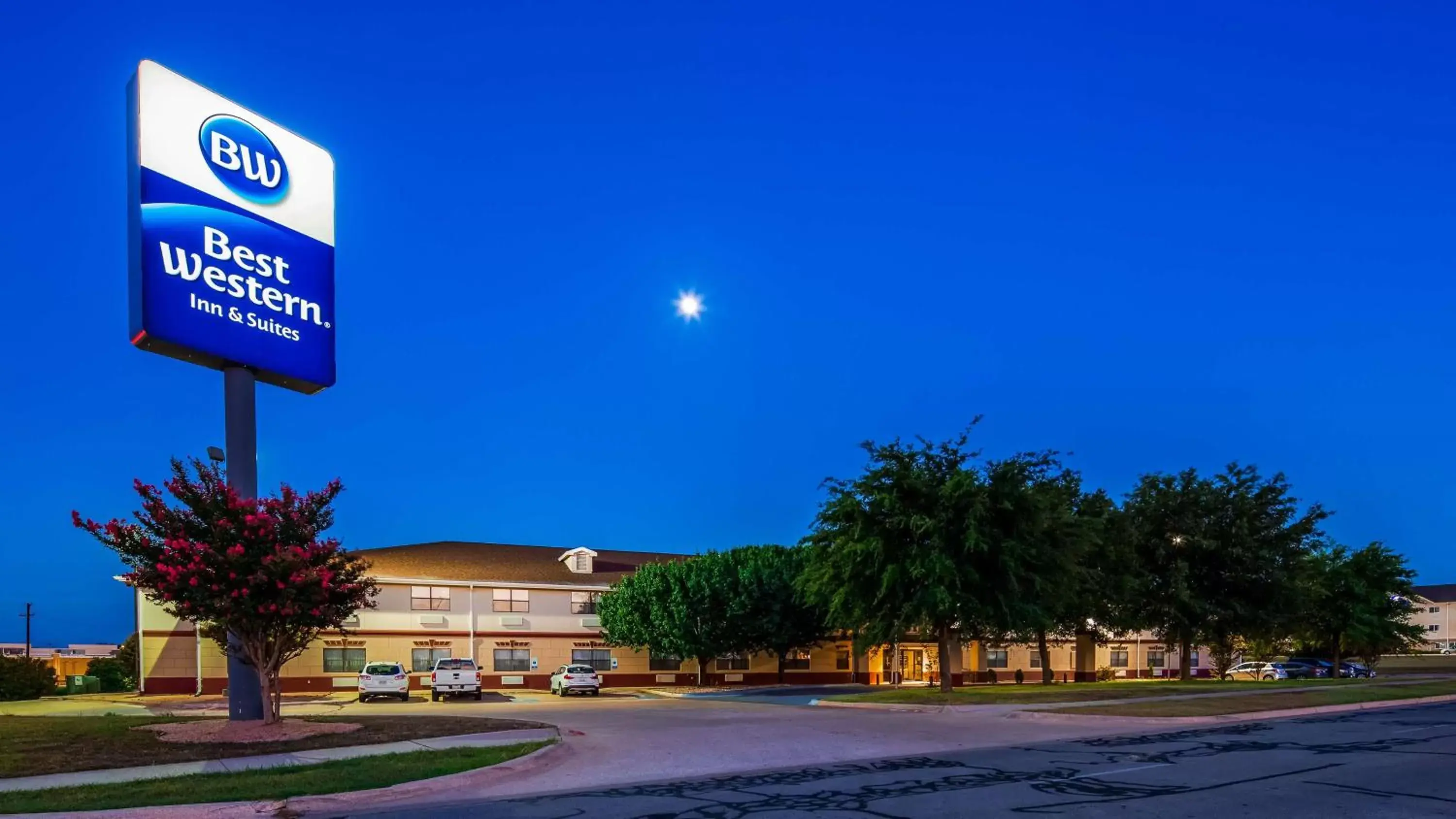 Property building in Best Western Inn and Suites Copperas Cove