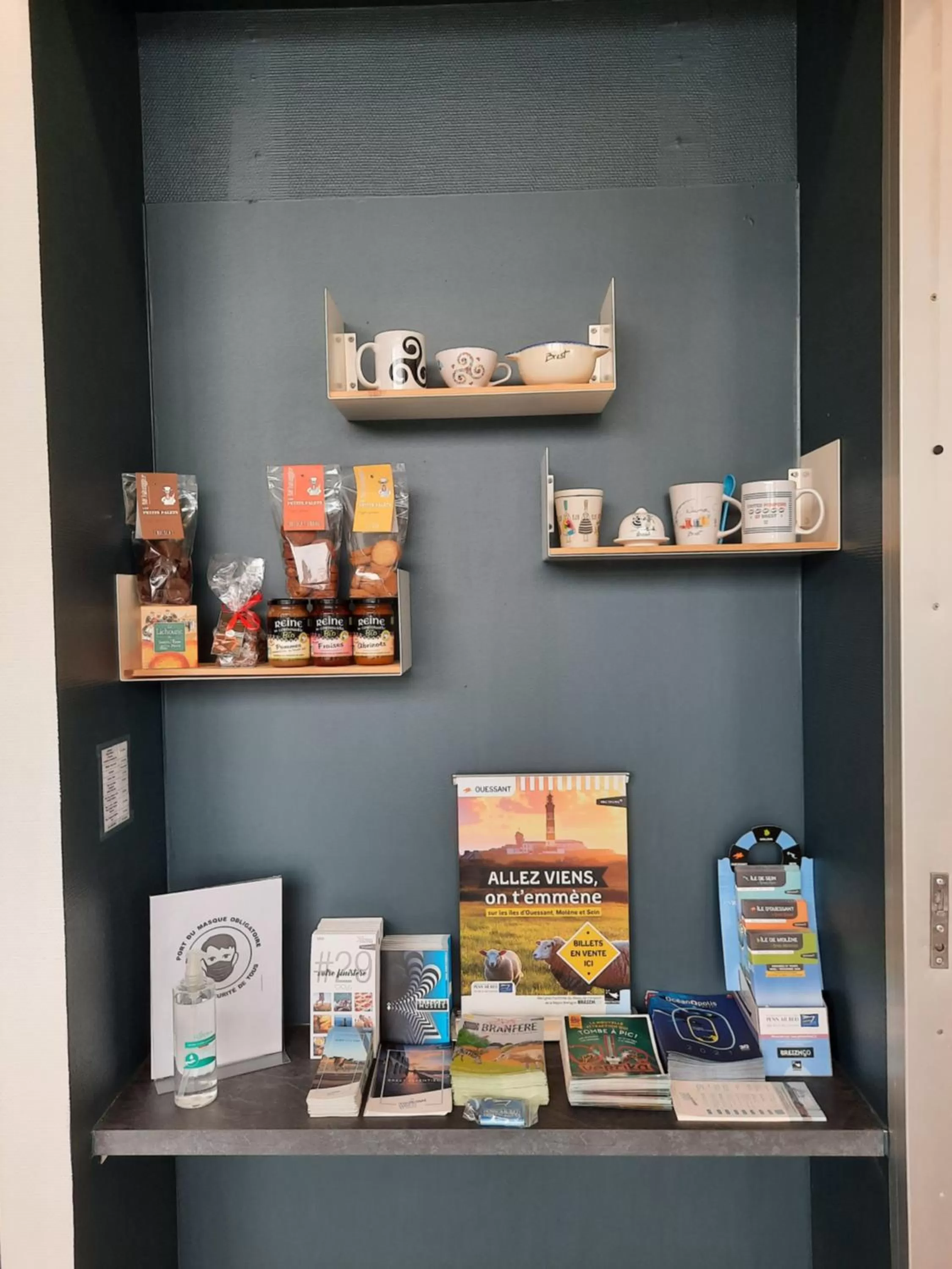 Lobby or reception in Hotel de la Gare Brest