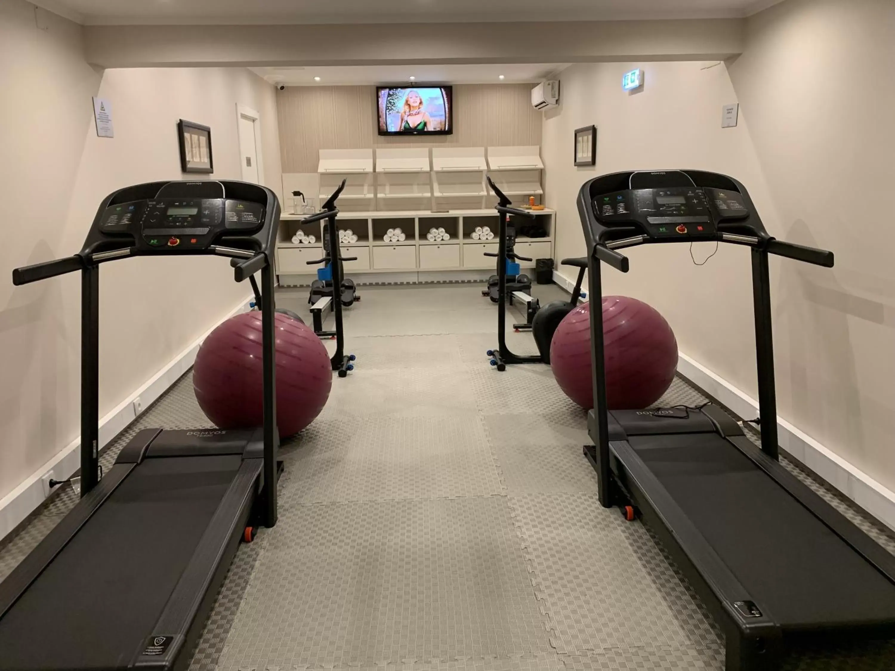Fitness centre/facilities, Fitness Center/Facilities in Dinya Lisbon Hotel & Lounge Bar