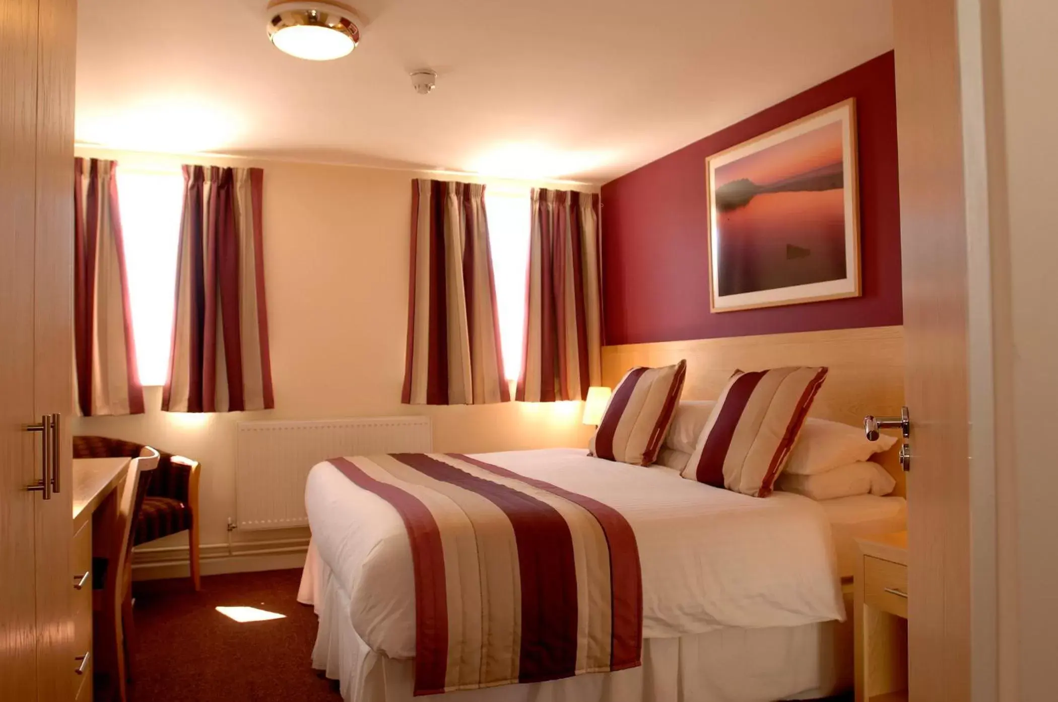 Photo of the whole room, Bed in Royal Maritime Hotel Photo of the whole room, Bed in Royal Maritime Hotel