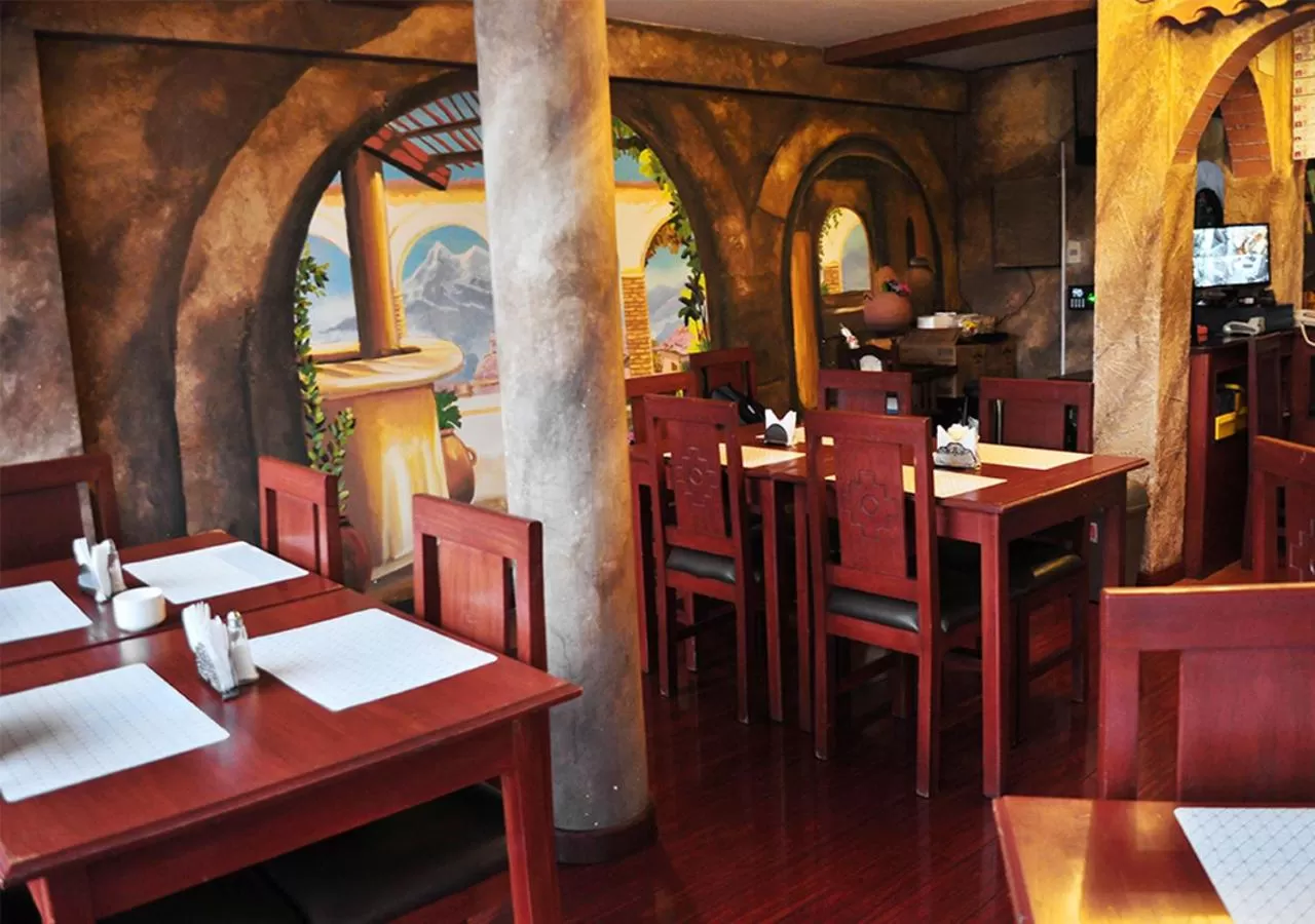 Restaurant/places to eat in Qantu Hotel