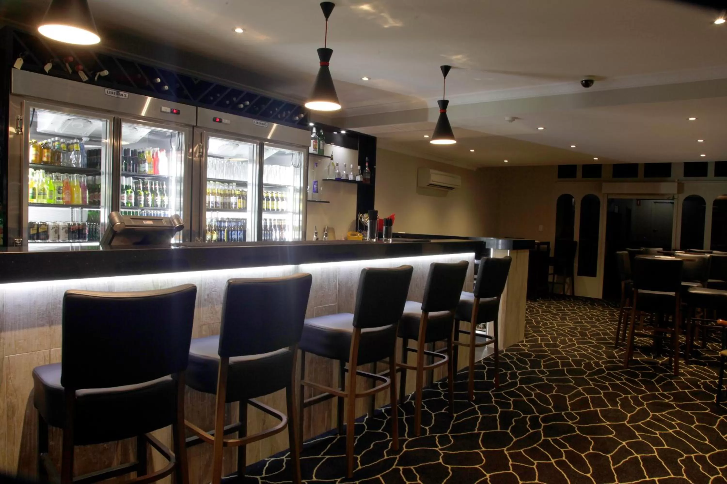 Lounge or bar in Cattlemans Country Motor Inn & Serviced Apartments