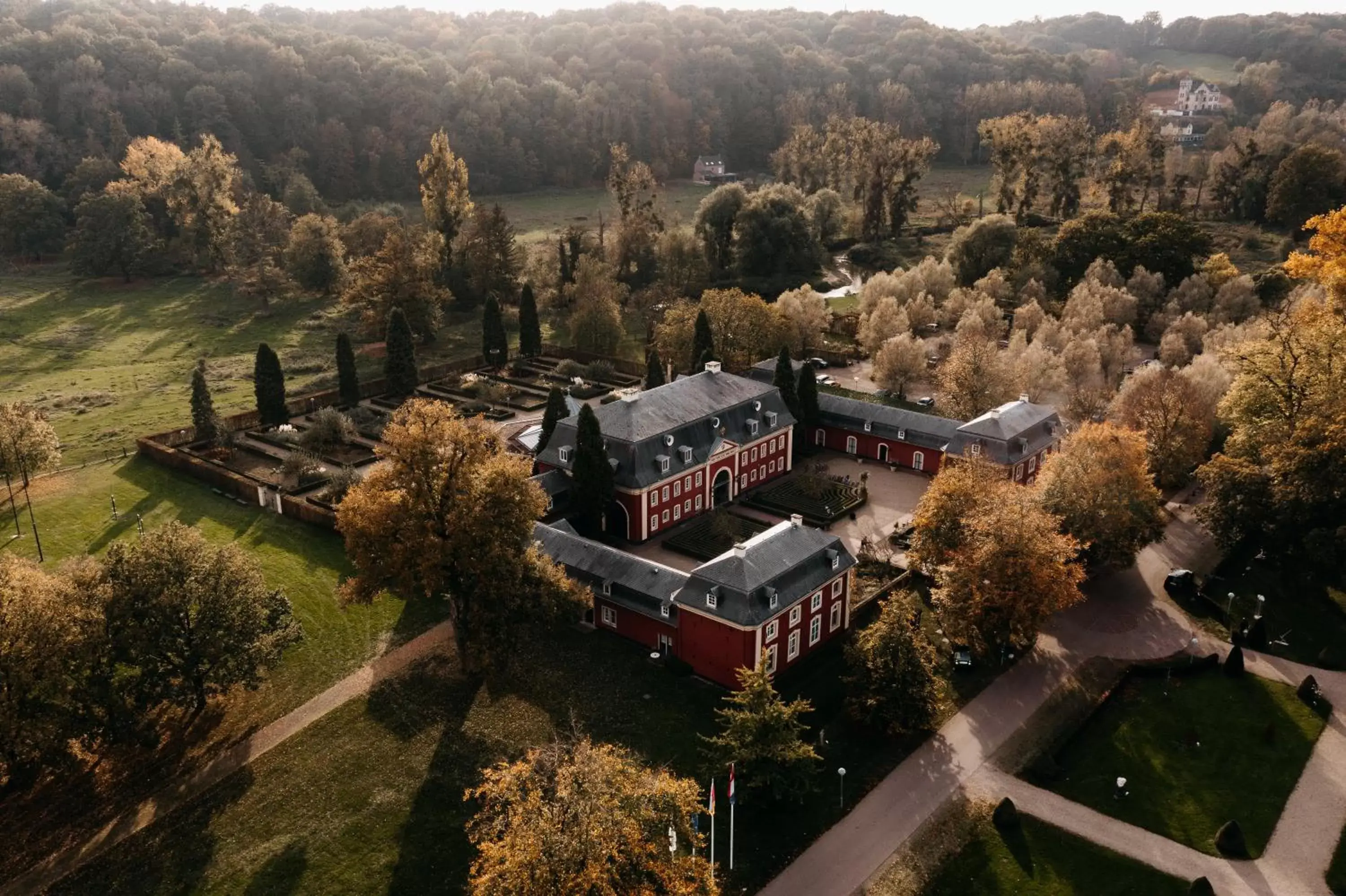 Property building, Bird's-eye View in Château St. Gerlach