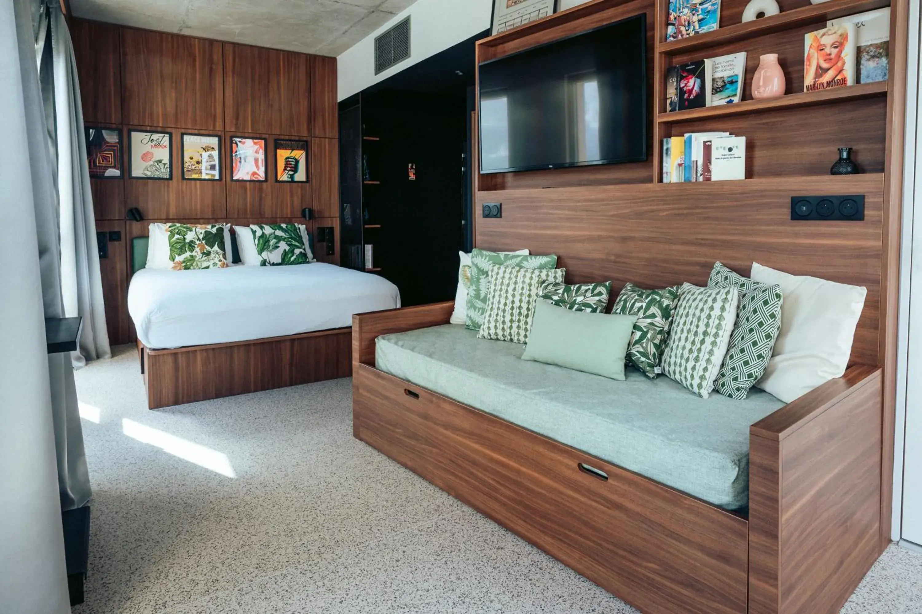 JOST THE 3 OF US - Triple Room in JOST Hôtel Bordeaux Centre Gare Saint Jean JOST THE 3 OF US - Triple Room in JOST Hôtel Bordeaux Centre Gare Saint Jean