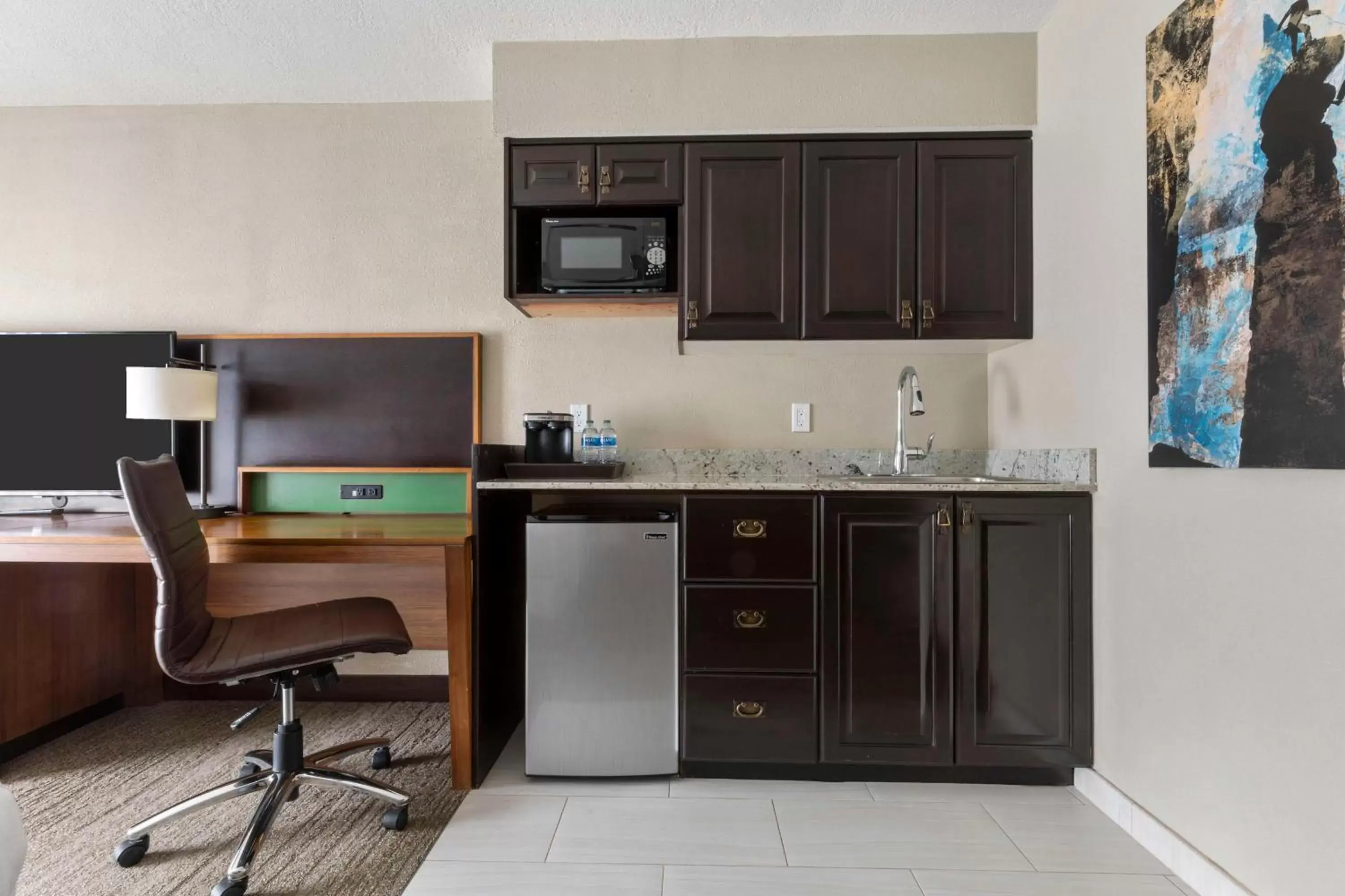 Kitchen or kitchenette, Kitchen/Kitchenette in DoubleTree by Hilton Park City - The Yarrow