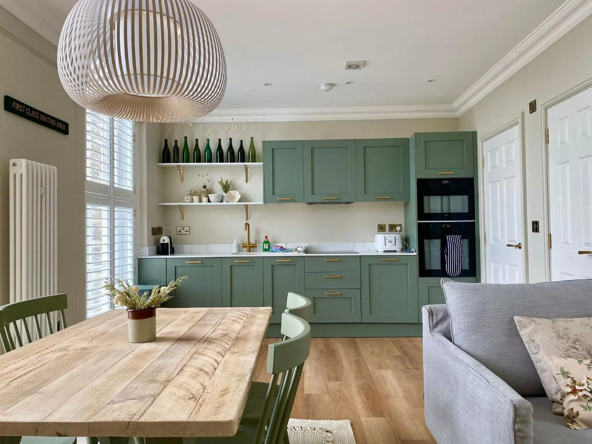 Kitchen or kitchenette, Kitchen/Kitchenette in Railway House York by Chateau Anna