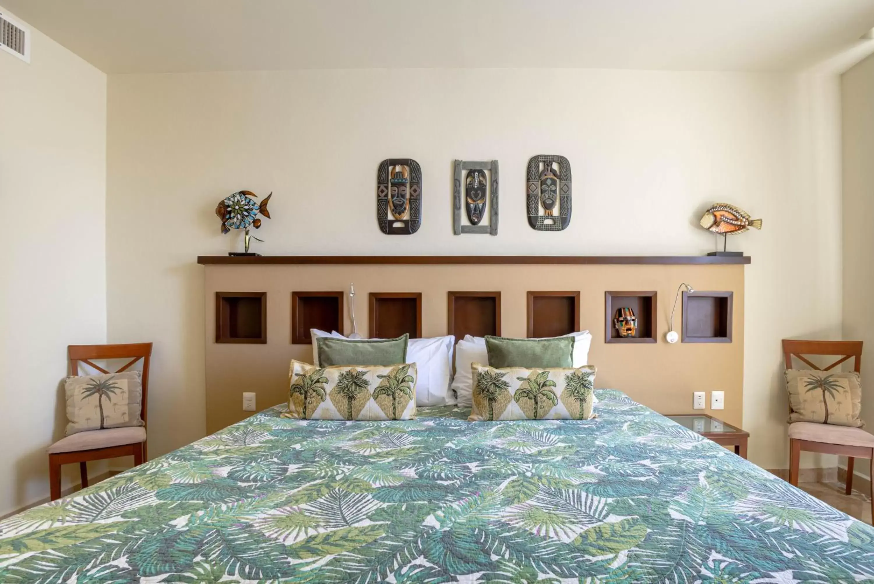One-Bedroom Suite Beachfront in Ixchel Beach Hotel One-Bedroom Suite Beachfront in Ixchel Beach Hotel