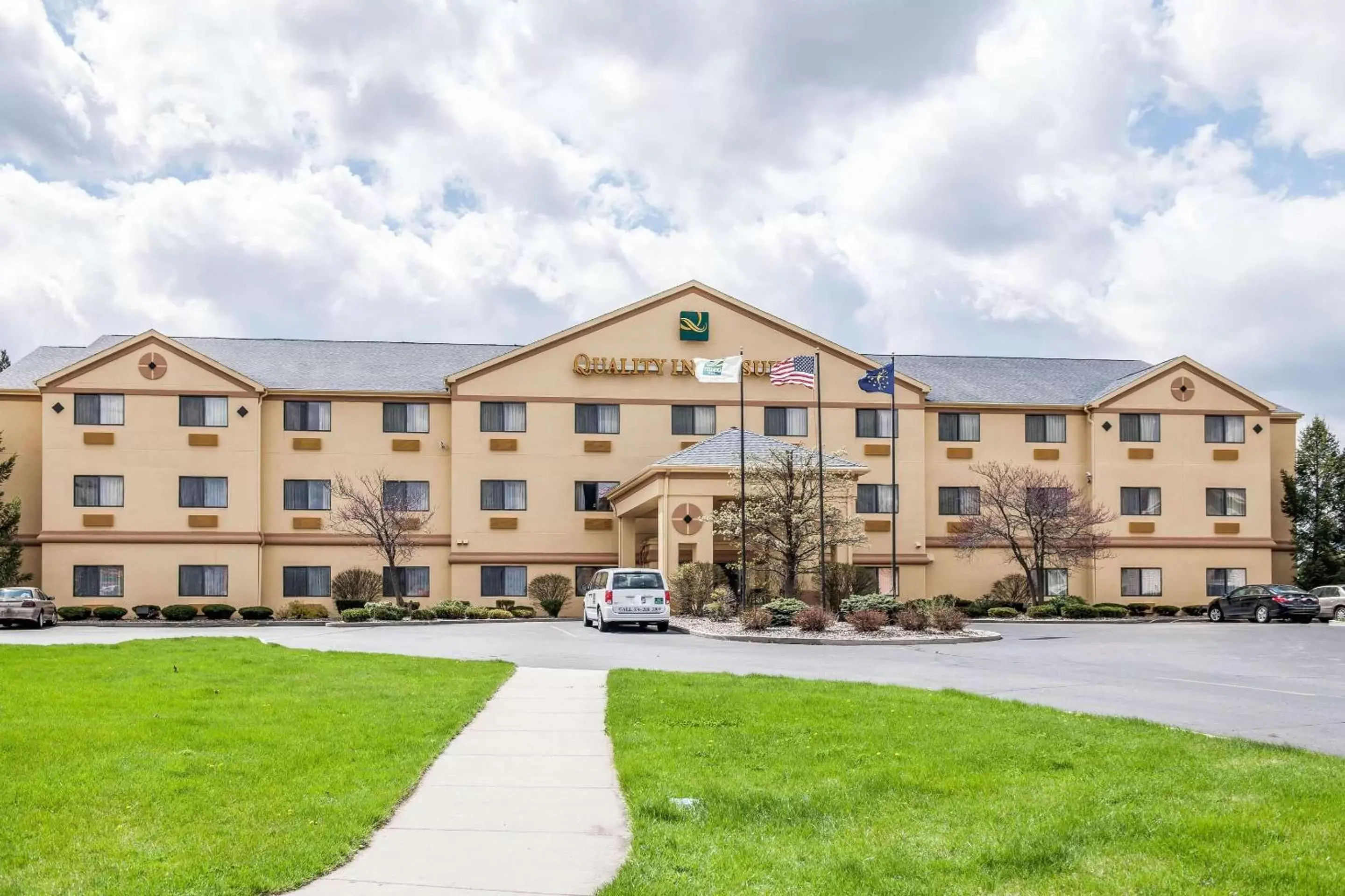 Property Building in Quality Inn & Suites South Bend Airport