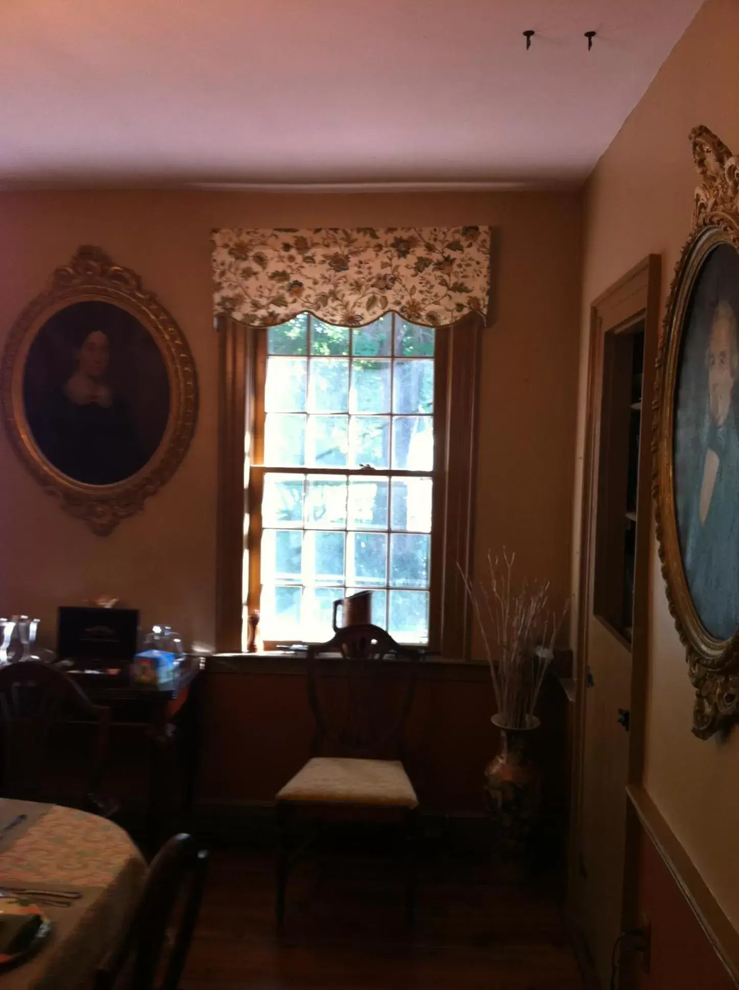 Dining area, Seating Area in Innkeeper's Place B&B