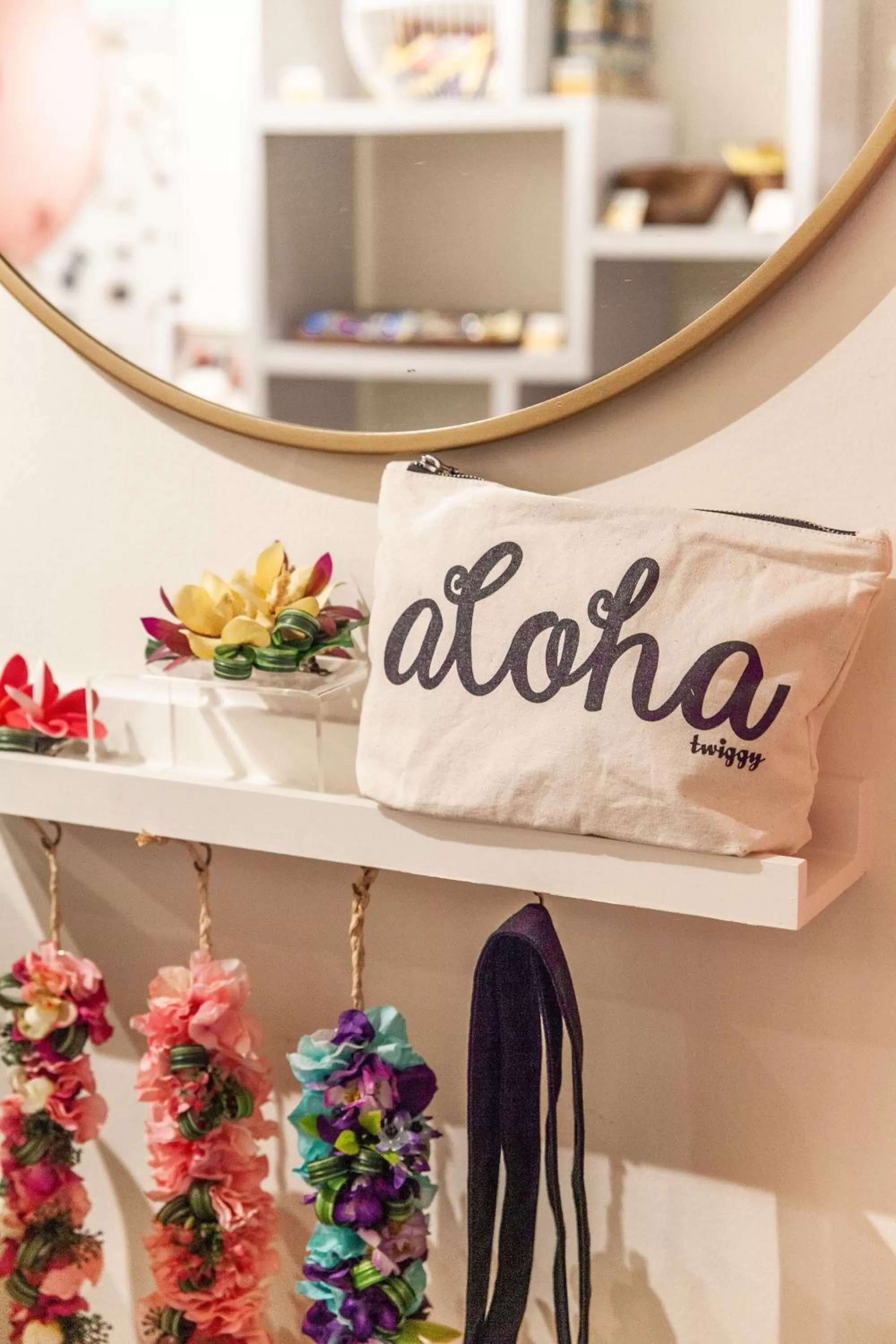 On-site shops in VIVE Hotel Waikiki