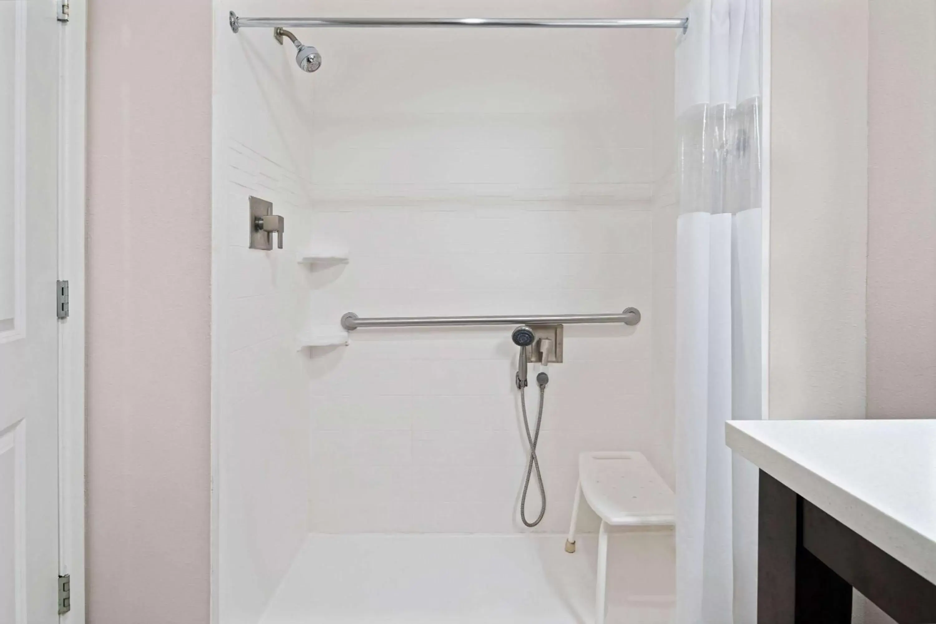 Shower, Bathroom in La Quinta by Wyndham Rockport - Fulton