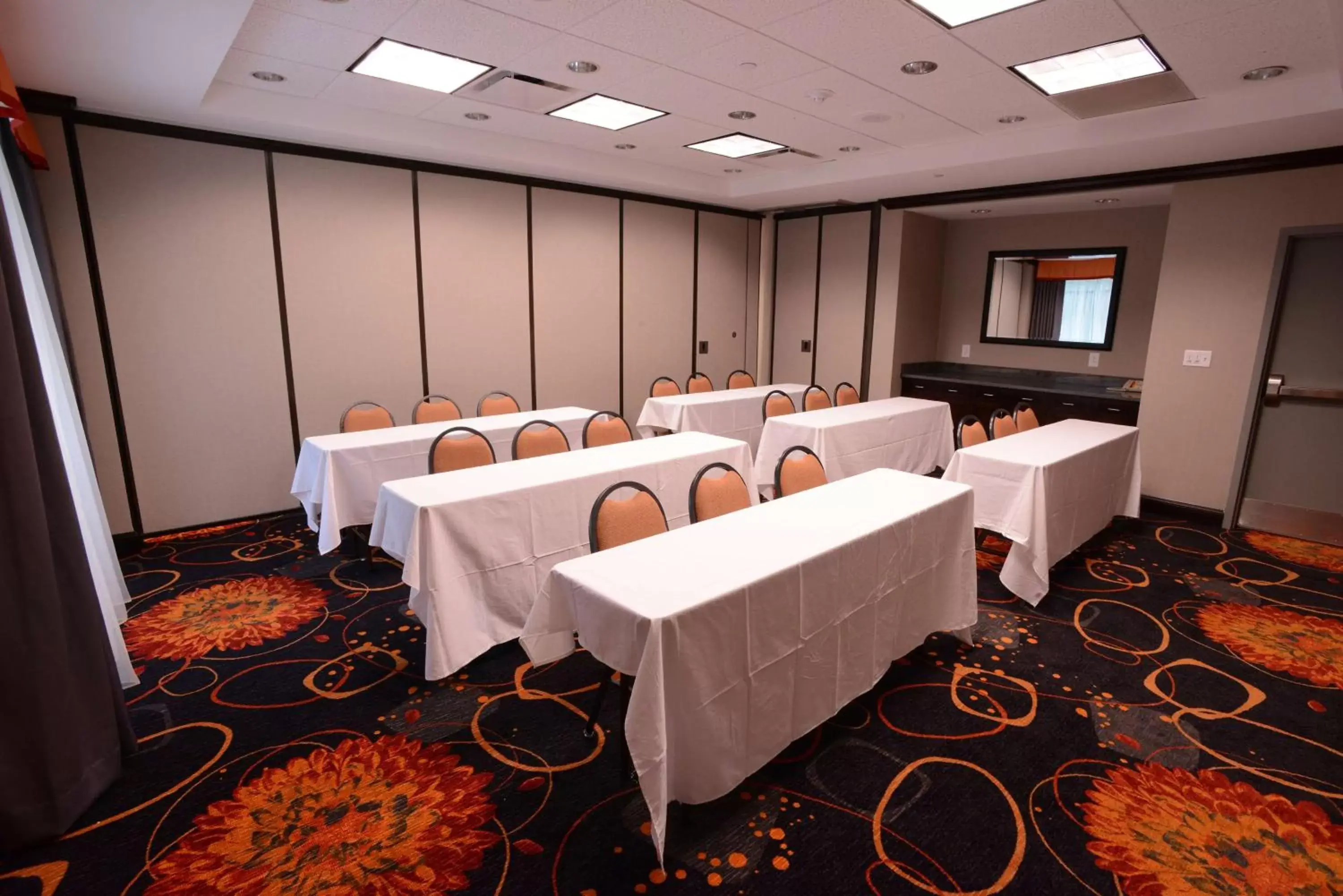 Meeting/conference room in Hampton Inn & Suites Albany at Albany Mall