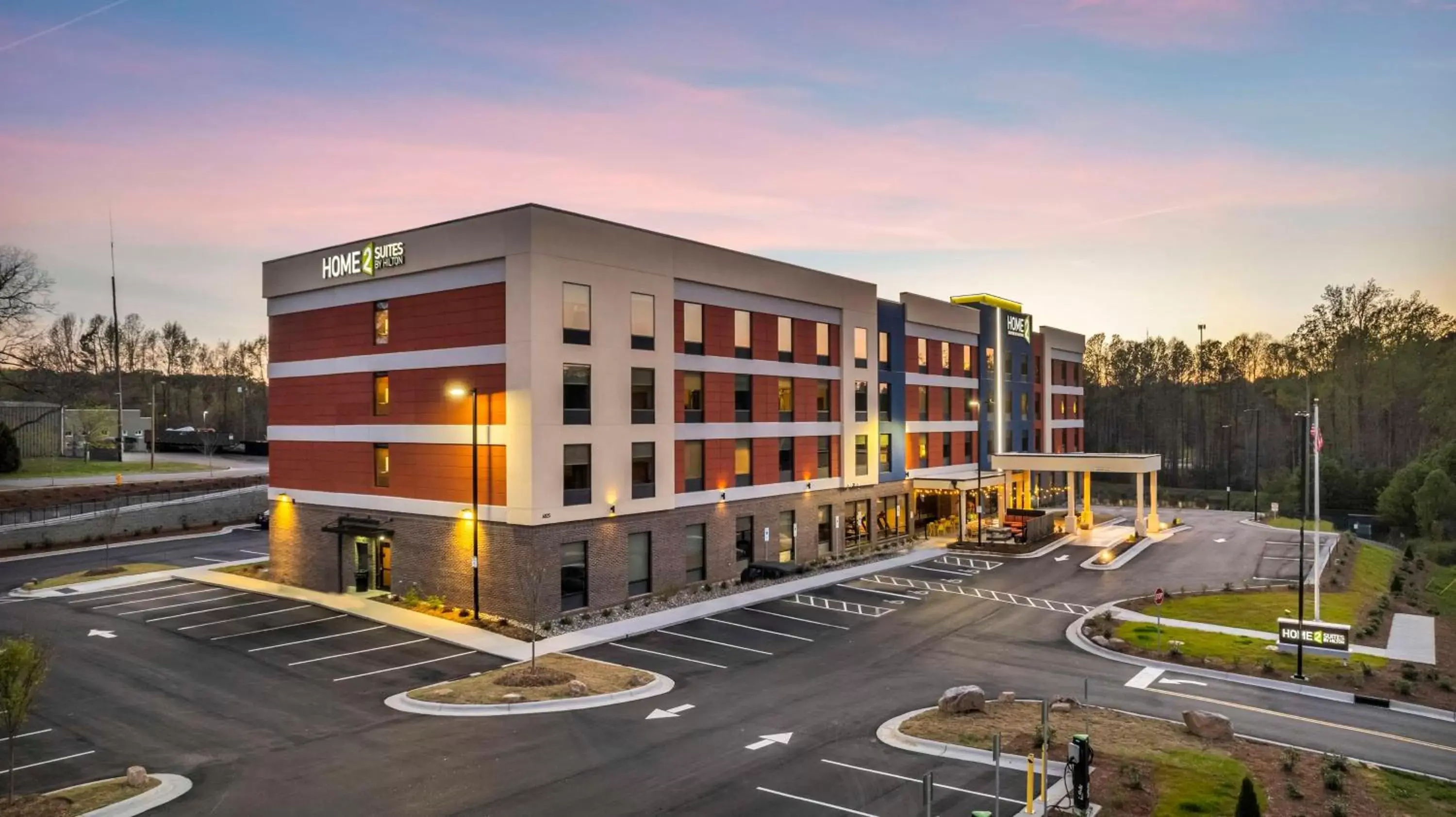 Property building in Home2 Suites By Hilton Raleigh State Arena