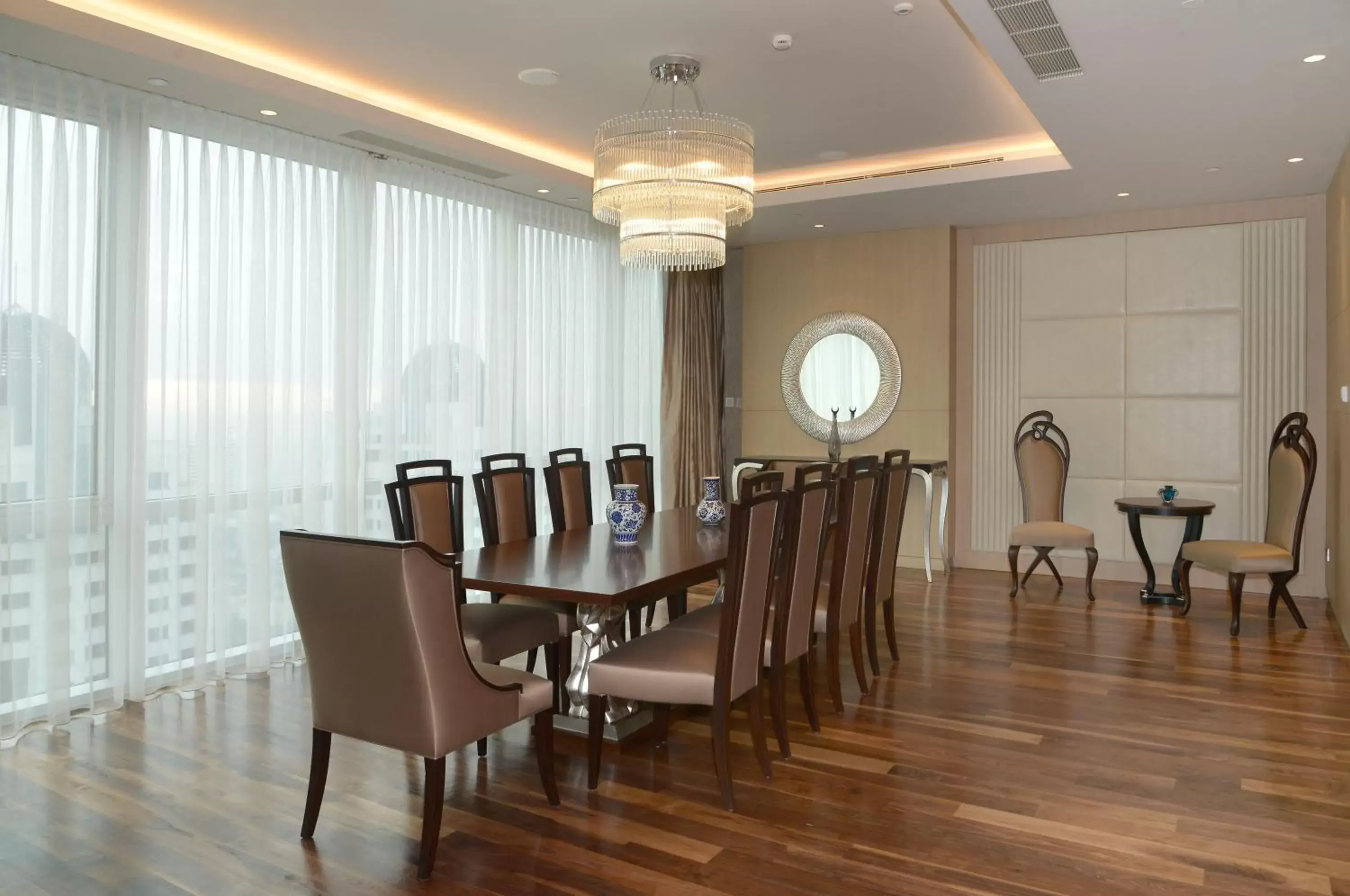 Dining area in Wyndham Grand Istanbul Levent